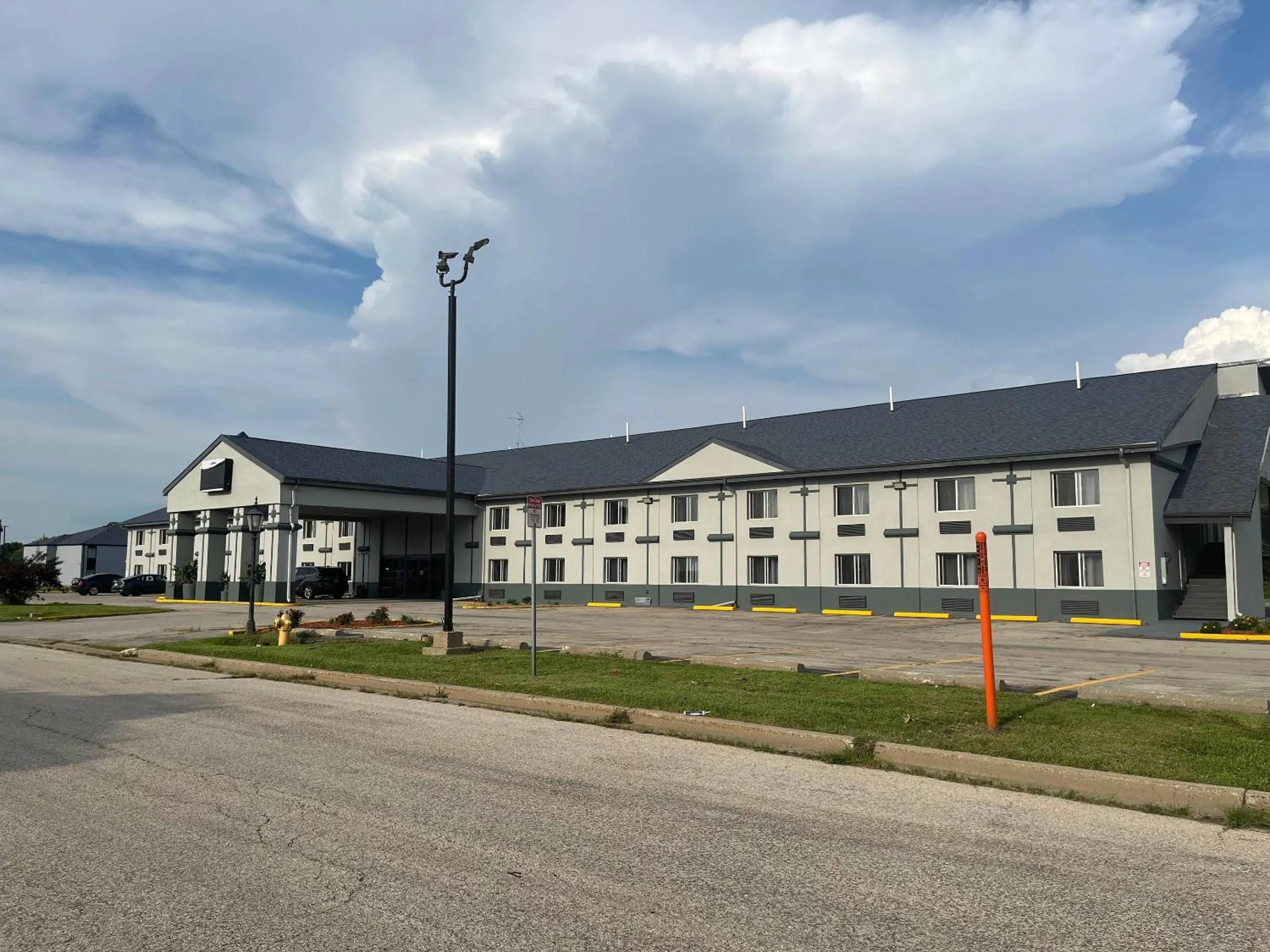 Property building in Rodeway Inn