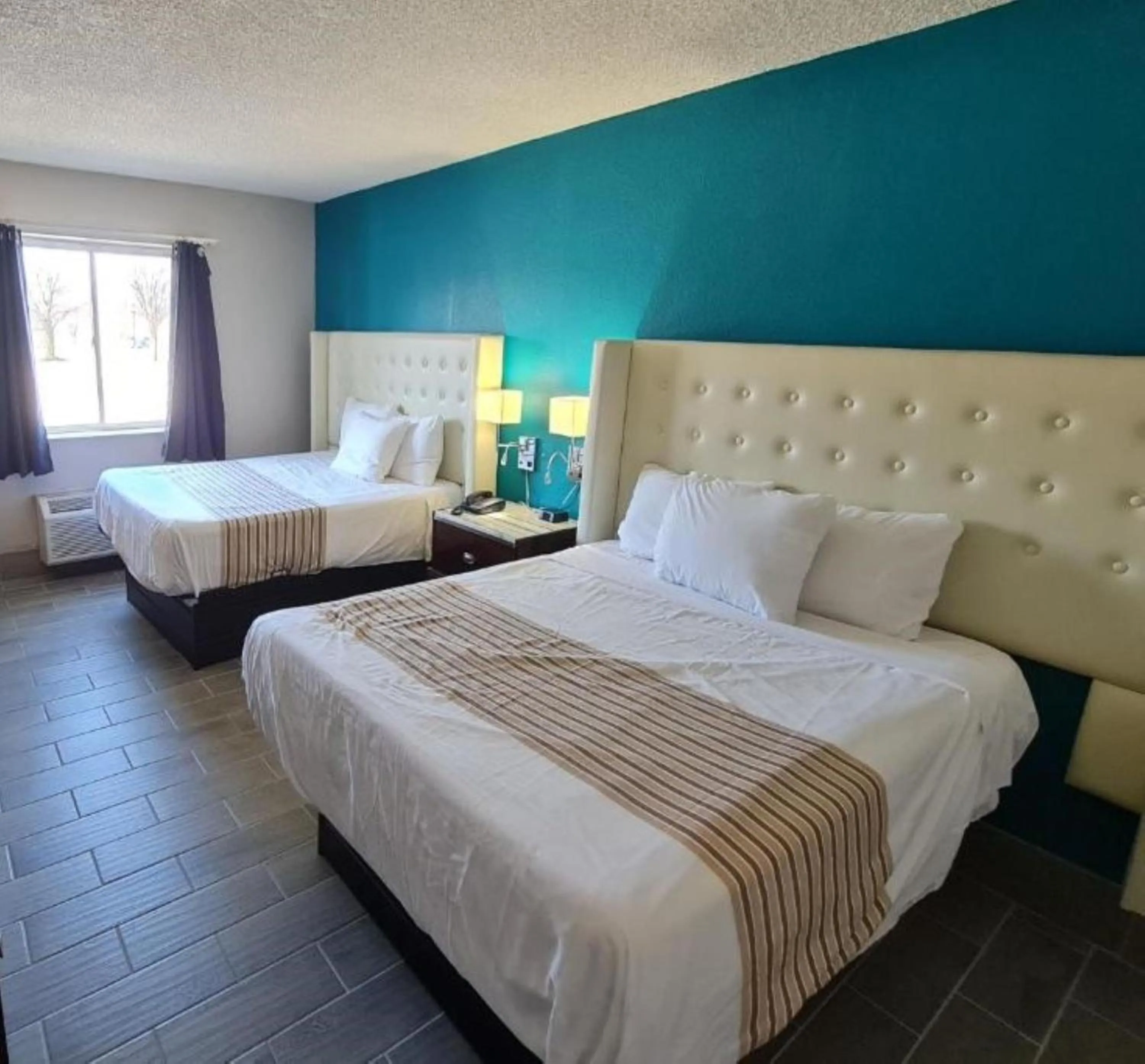 Bedroom, Bed in Rodeway Inn