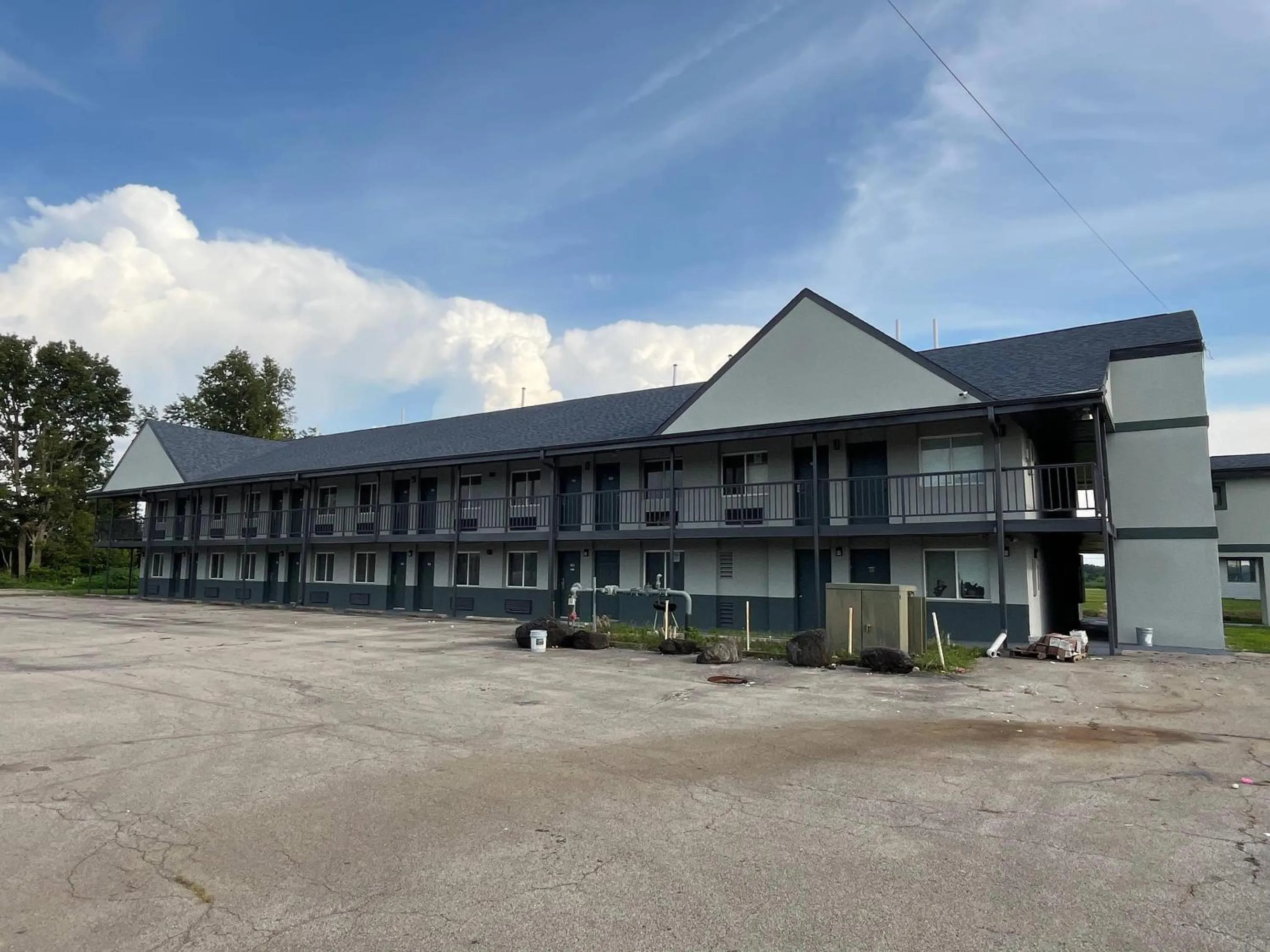 Property building in Rodeway Inn