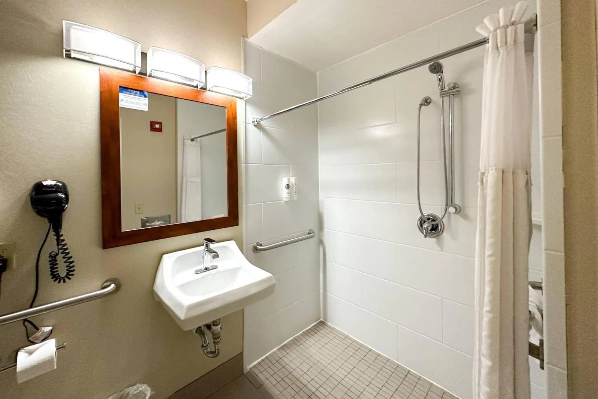 Bedroom in Comfort Inn & Suites Geneva- West Chicago