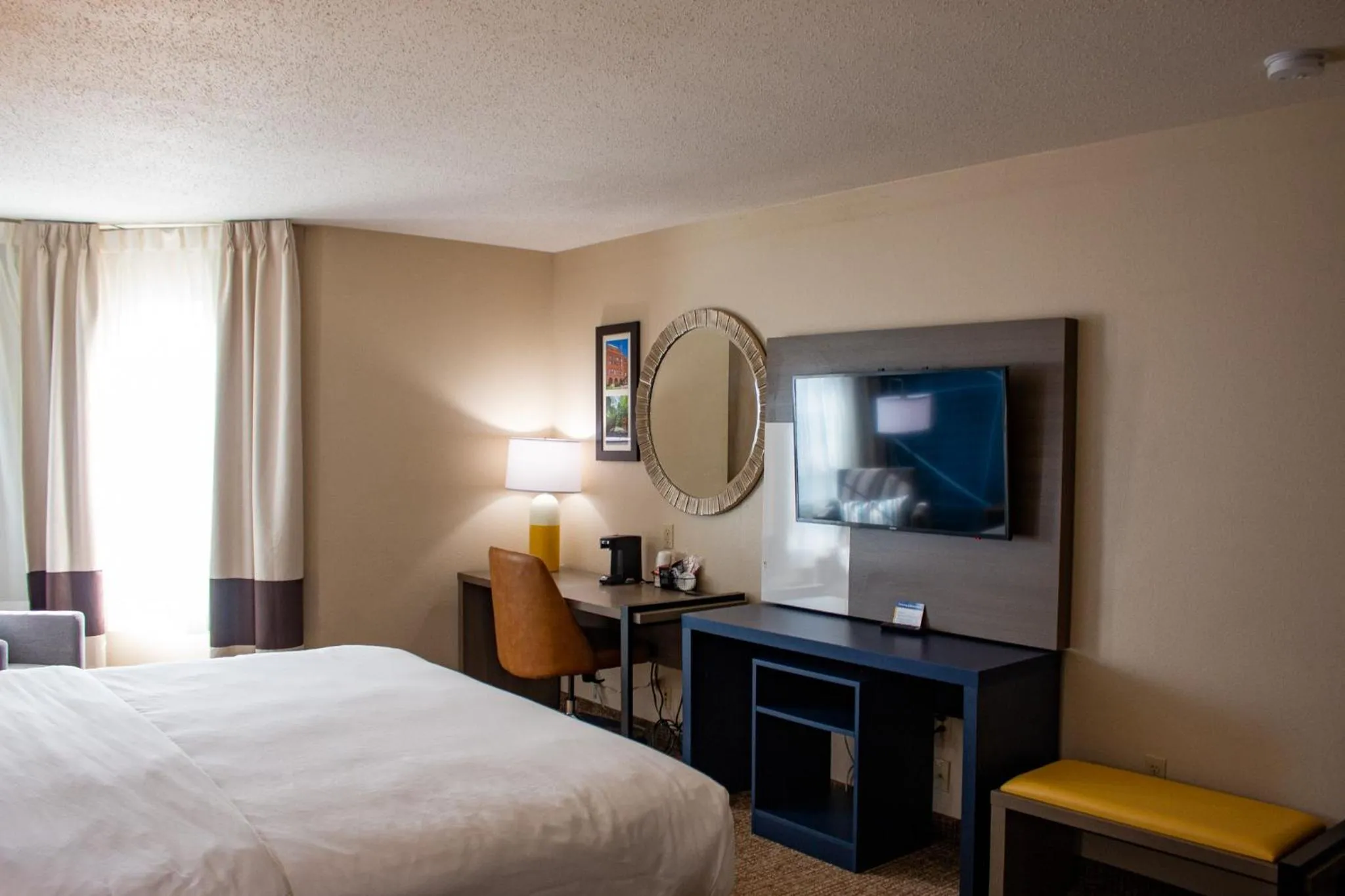 Bed in Comfort Inn & Suites Geneva- West Chicago