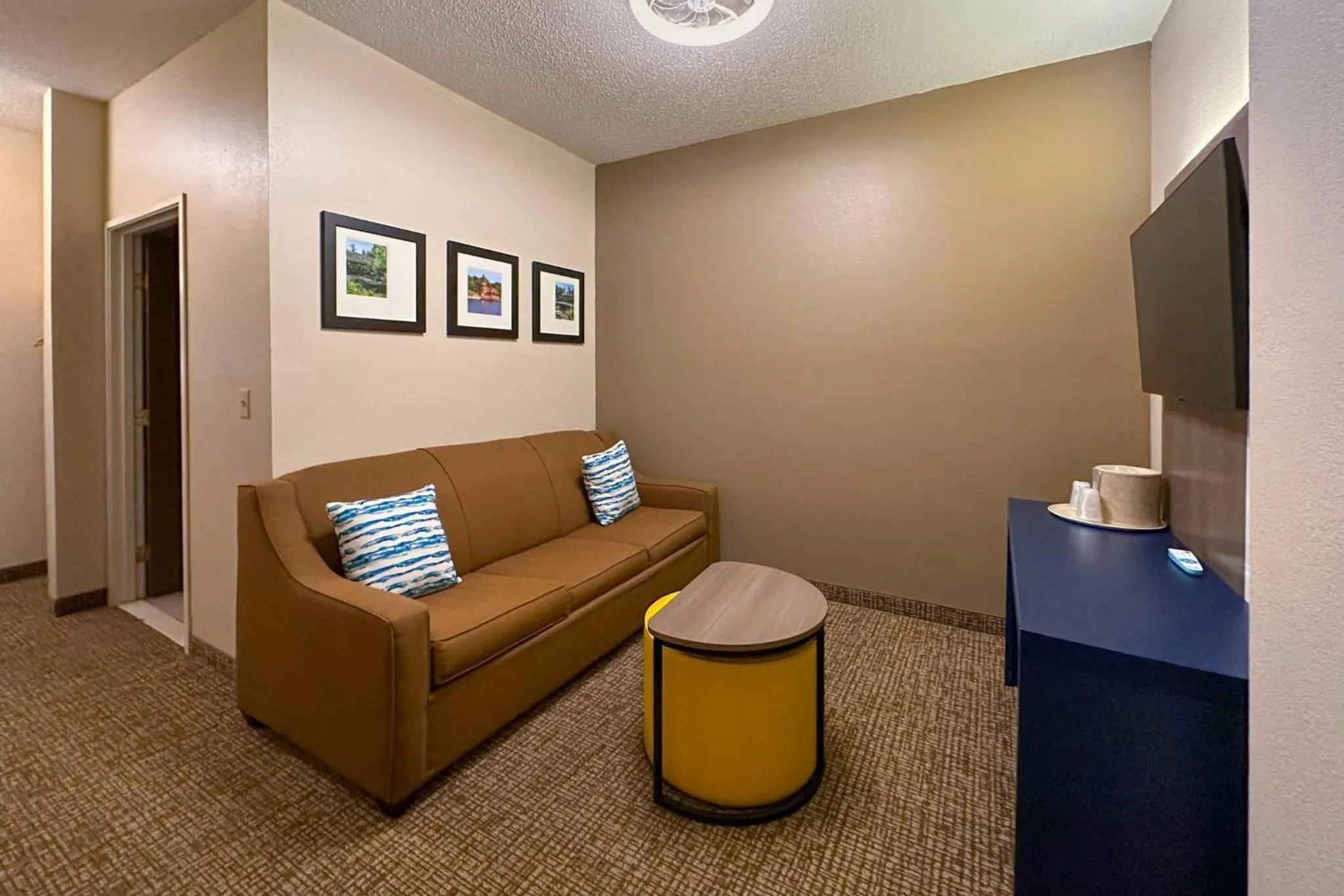 Bedroom in Comfort Inn & Suites Geneva- West Chicago