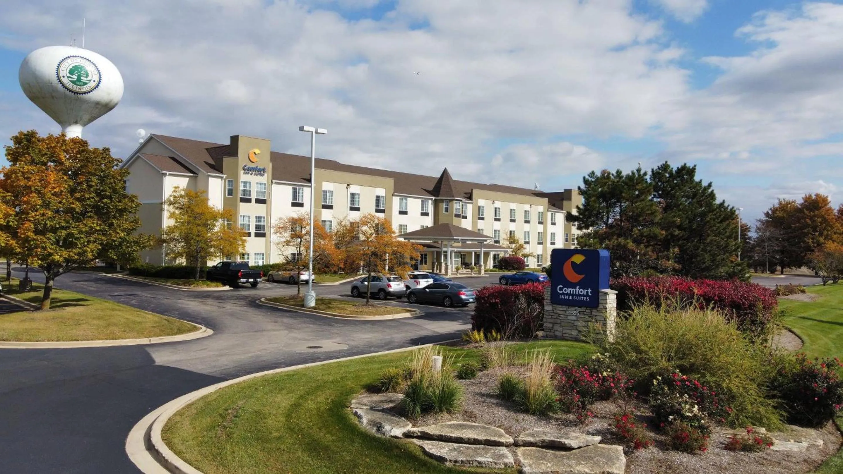 Property building in Comfort Inn & Suites Geneva- West Chicago
