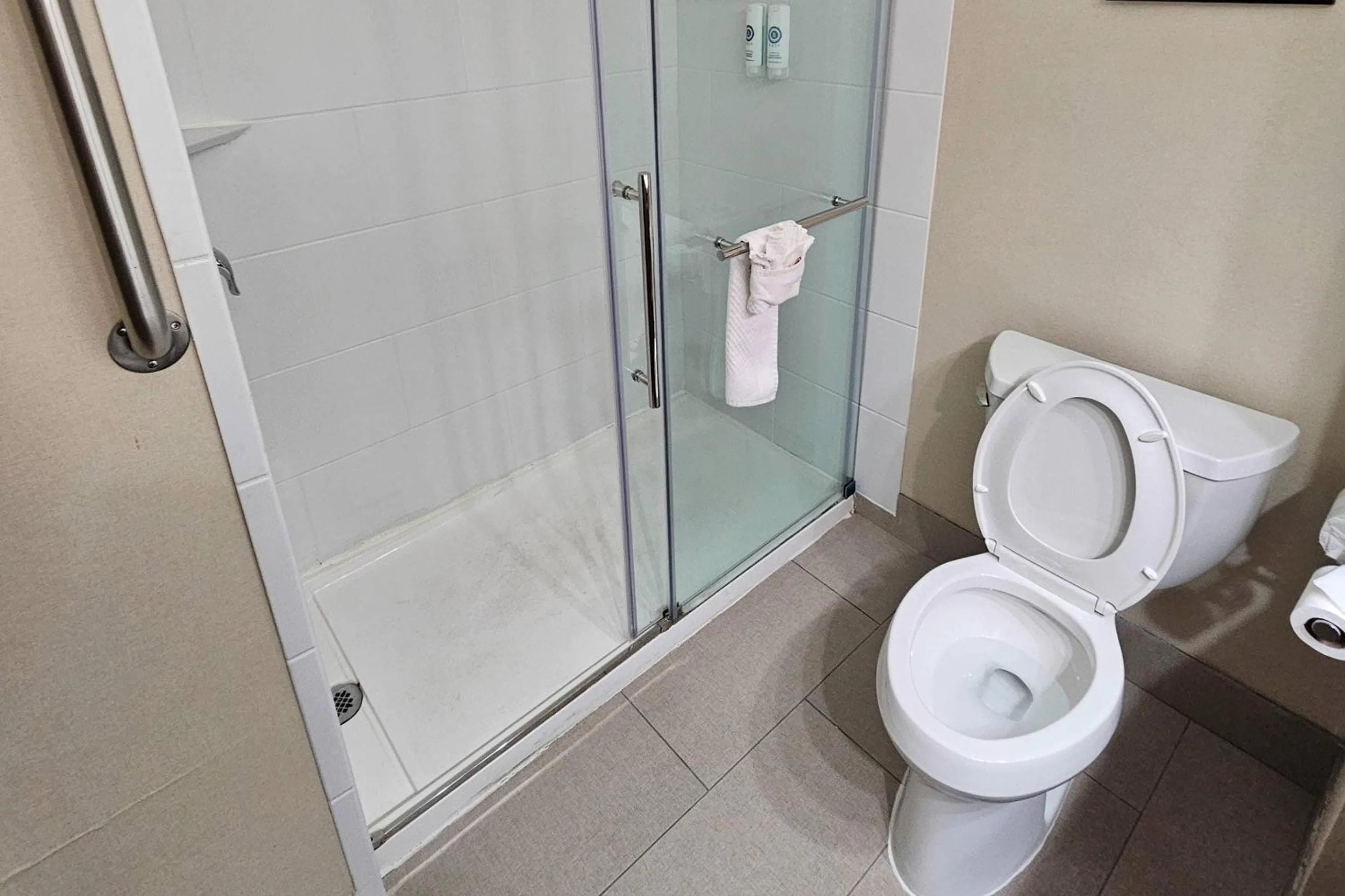 Bedroom in Comfort Inn & Suites Geneva- West Chicago