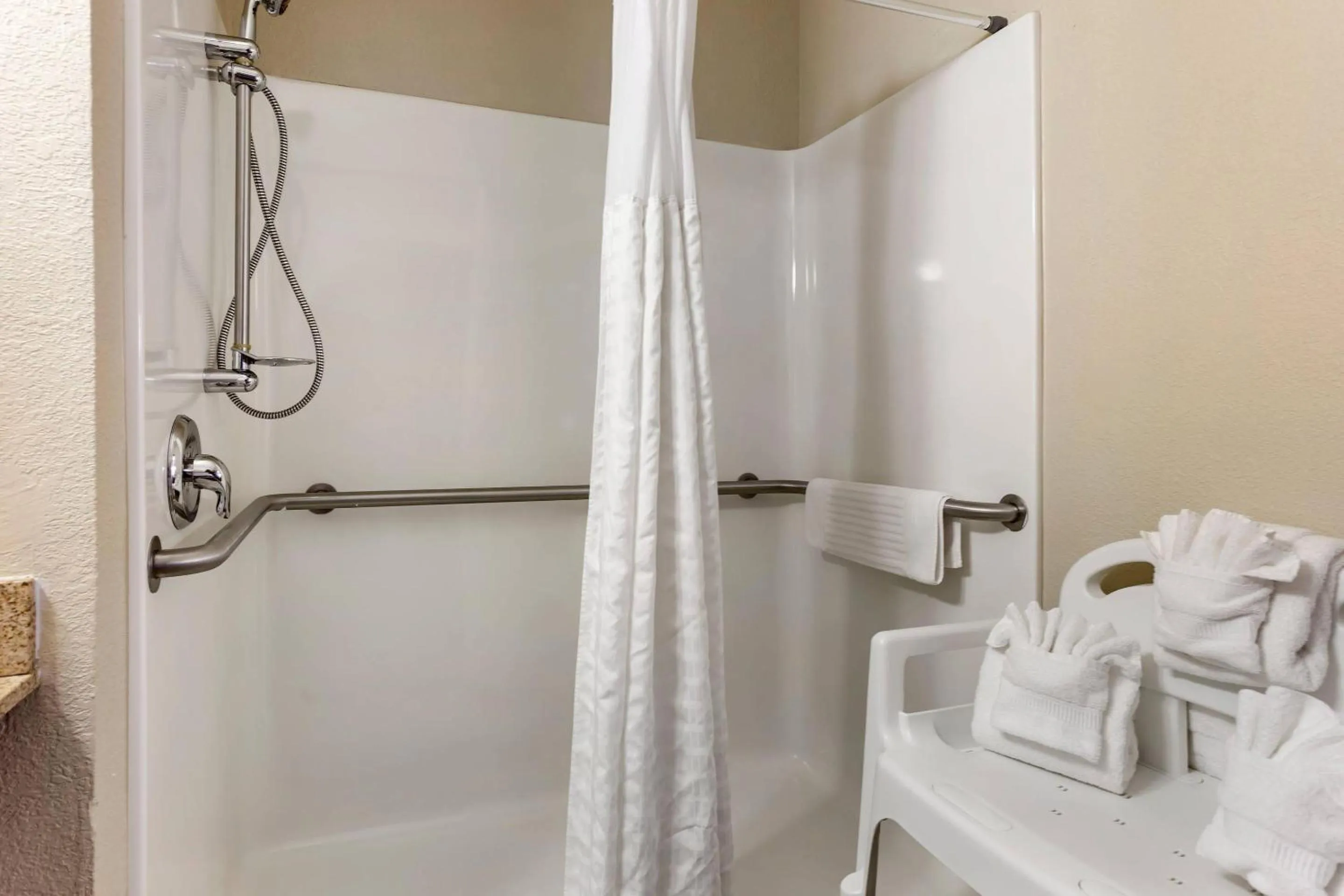 Bedroom in Comfort Inn & Suites Rochelle - DeKalb