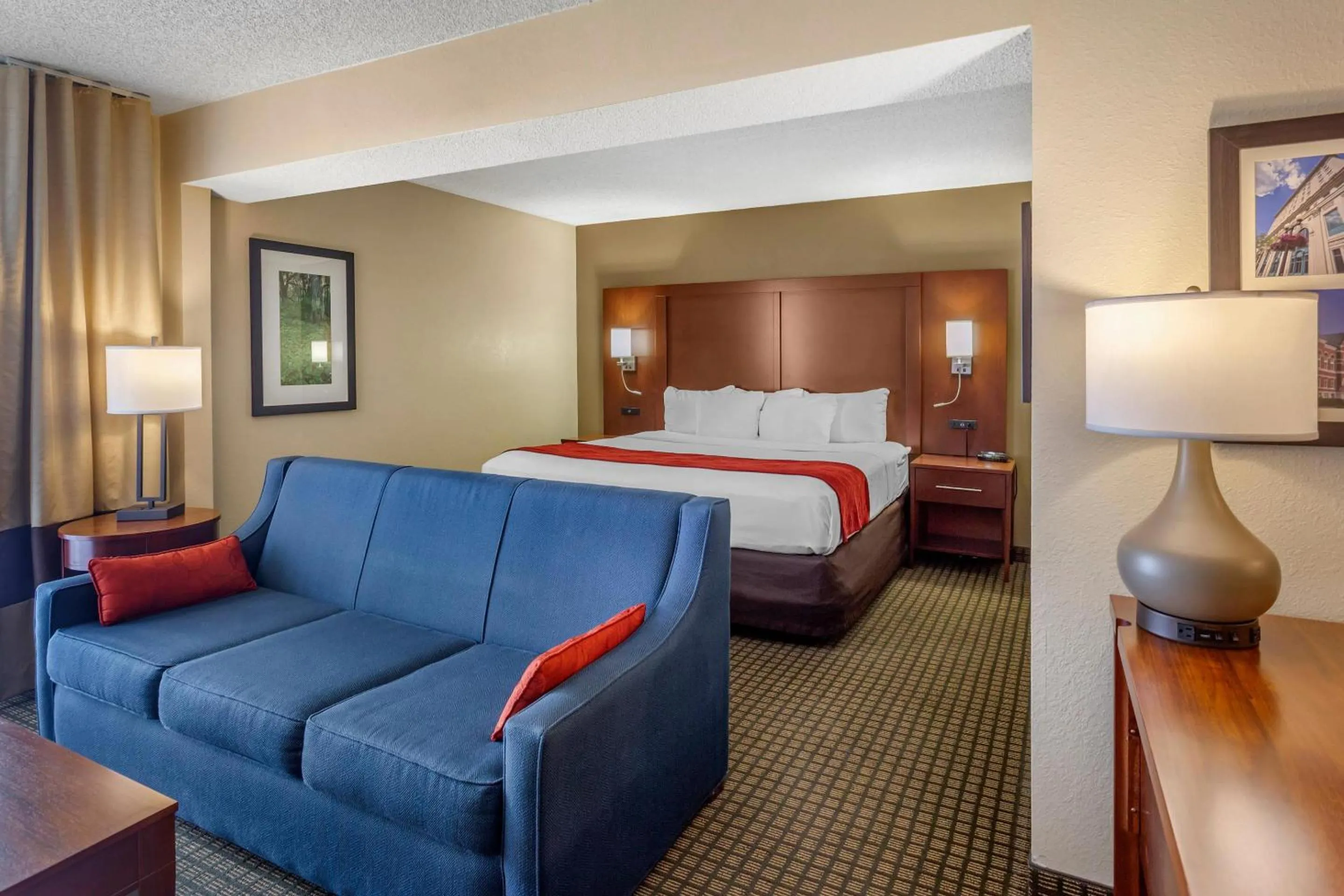 Bedroom, Bed in Comfort Inn & Suites Rochelle - DeKalb
