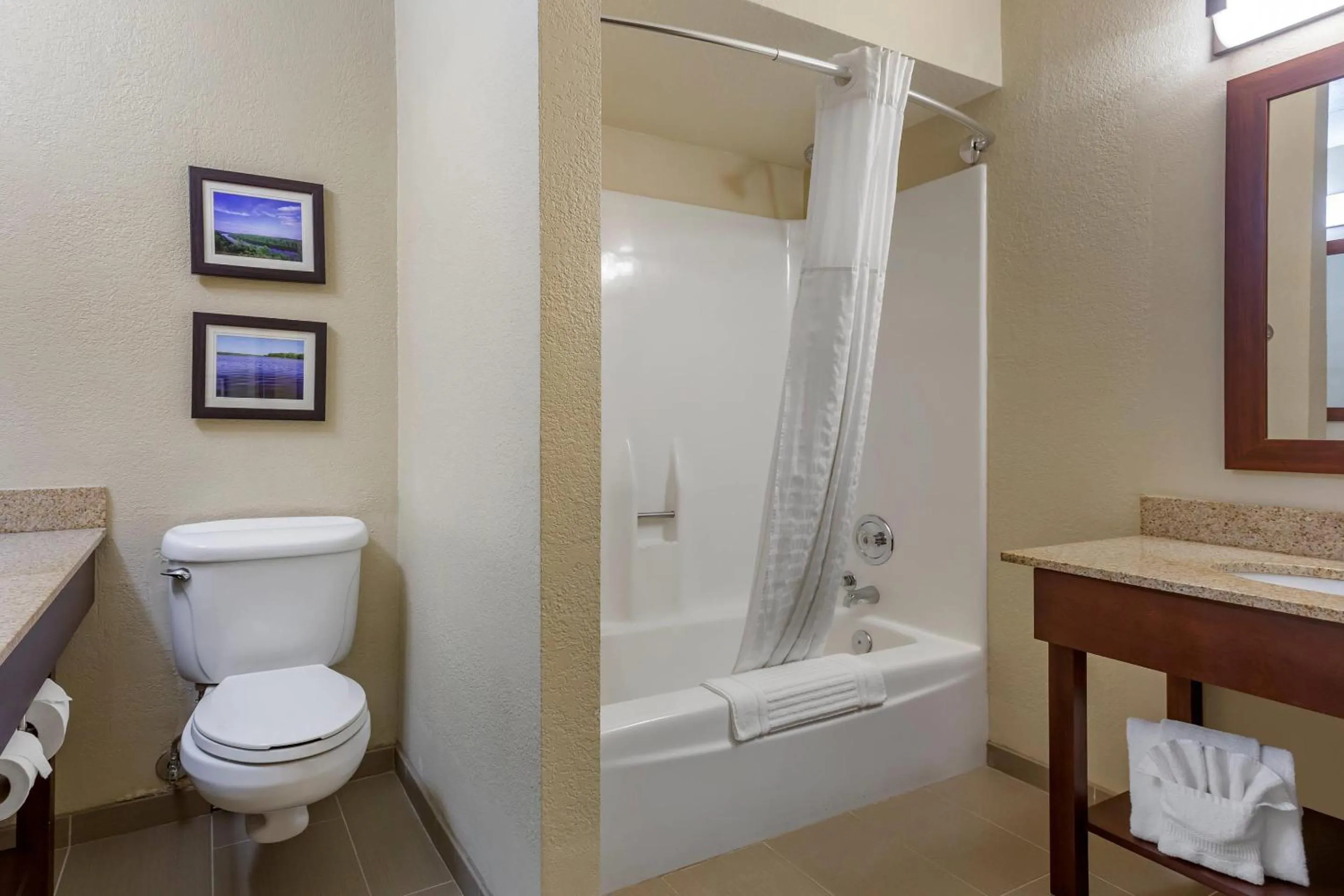 Bedroom in Comfort Inn & Suites Rochelle - DeKalb