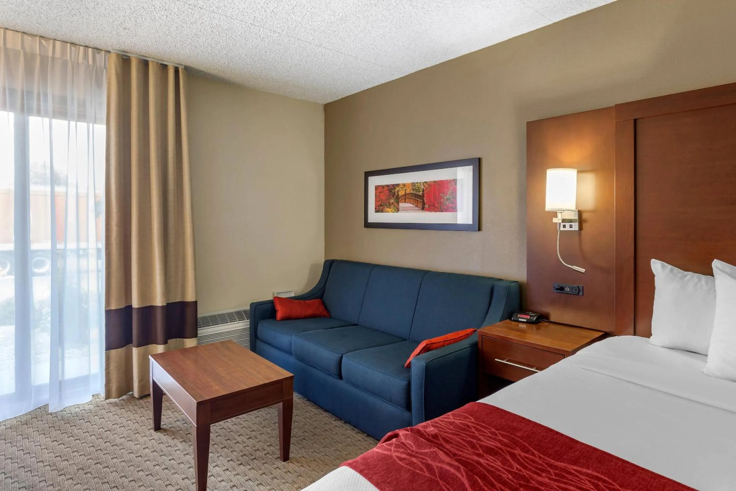 Bedroom, Bed in Comfort Inn & Suites Rochelle - DeKalb