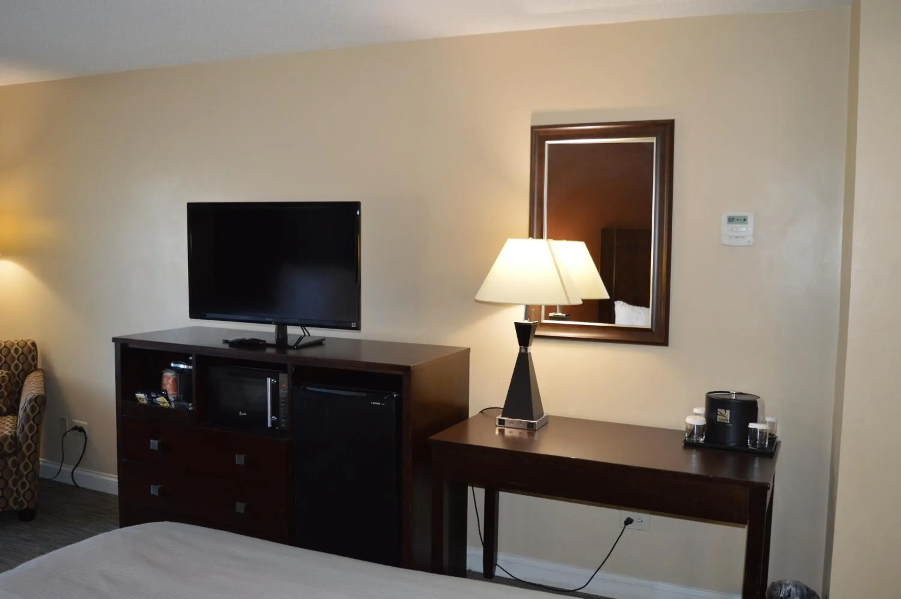 Double Room with Two Double Beds - Disability Access/Non-Smoking in Quality Inn O'Hare Airport Double Room with Two Double Beds - Disability Access/Non-Smoking in Quality Inn O'Hare Airport