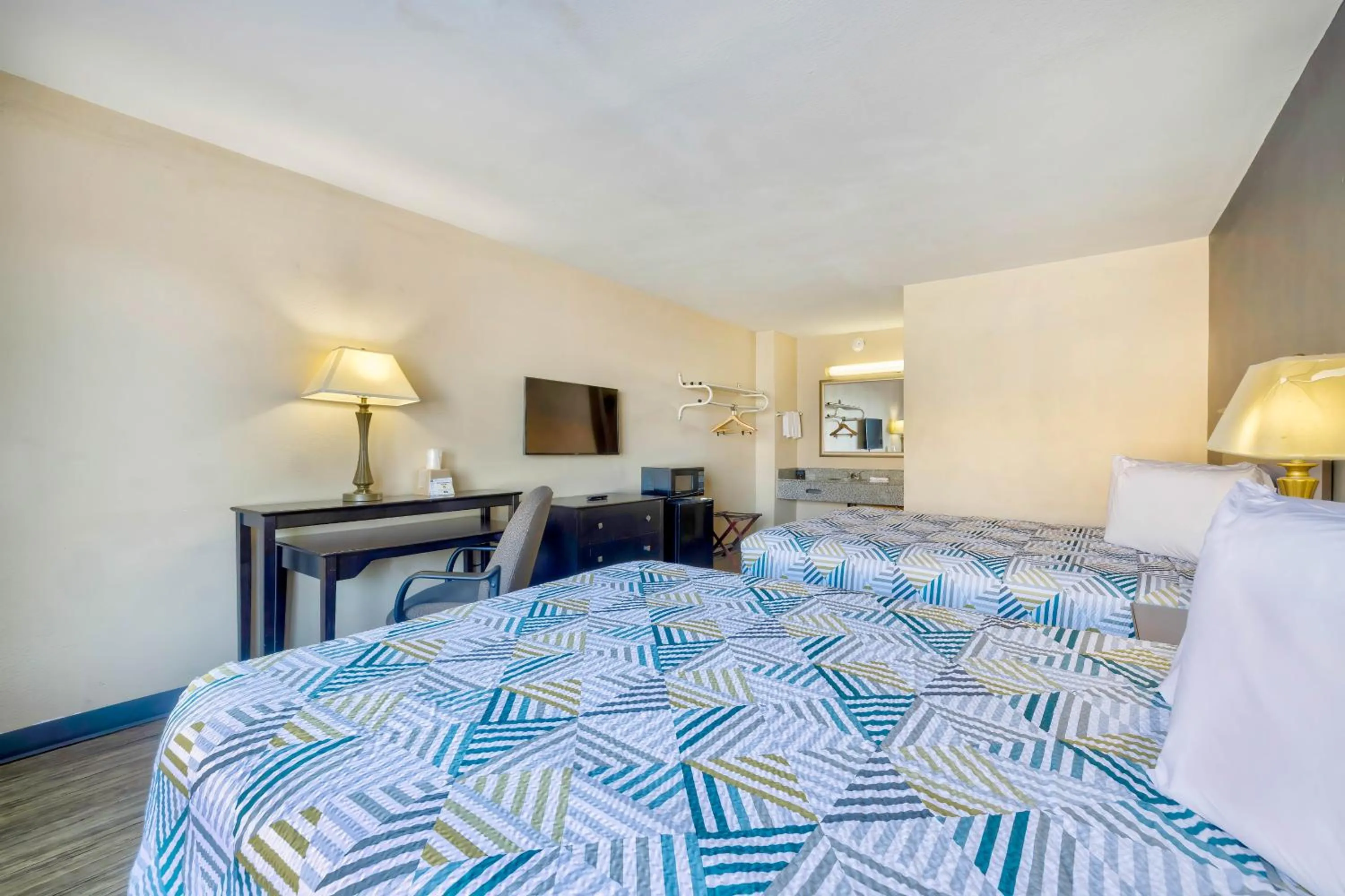 Bed in Motel 6 Effingham, IL