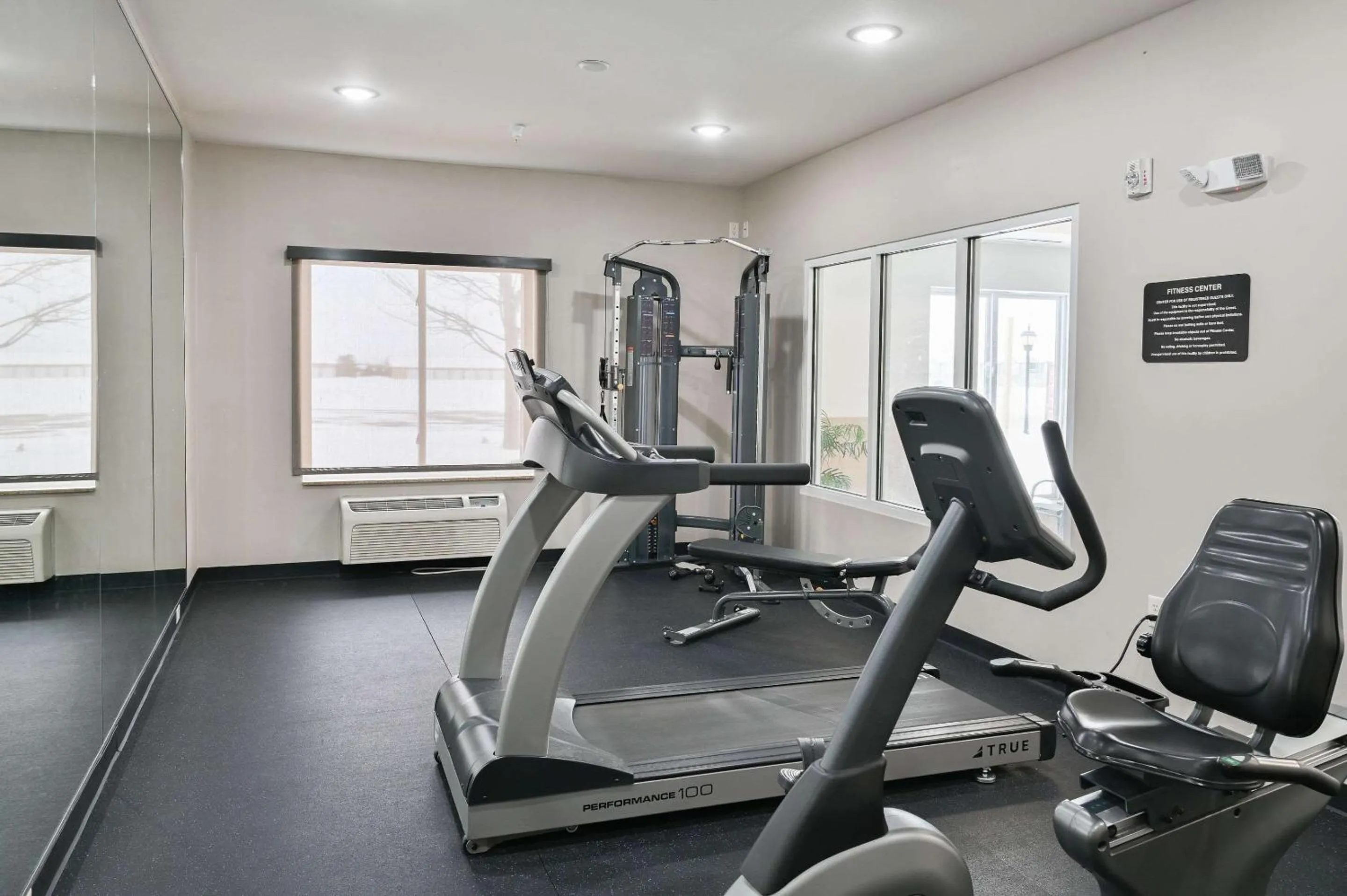 Fitness centre/facilities in Sleep Inn & Suites Washington near Peoria