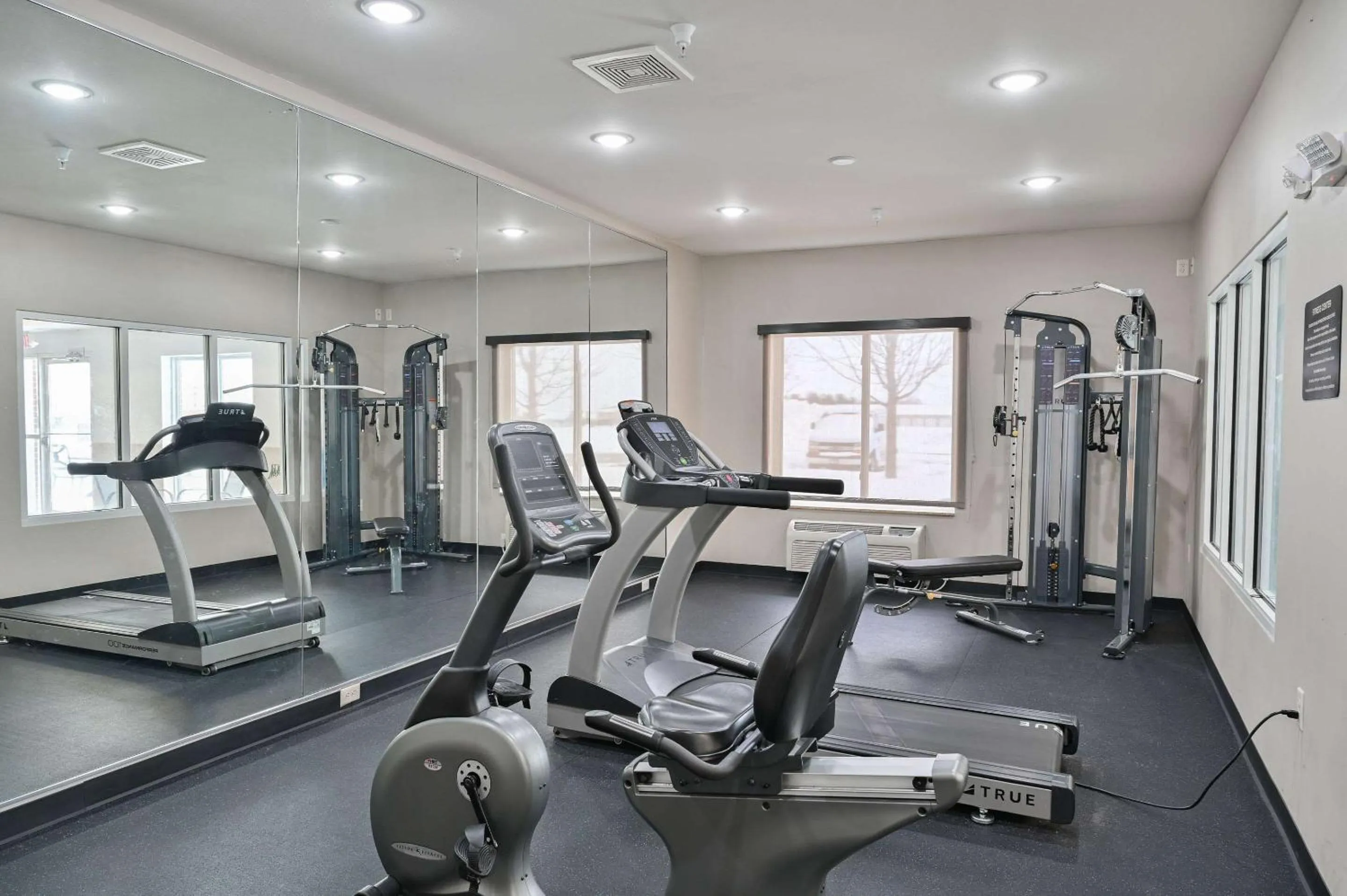 Fitness centre/facilities in Sleep Inn & Suites Washington near Peoria