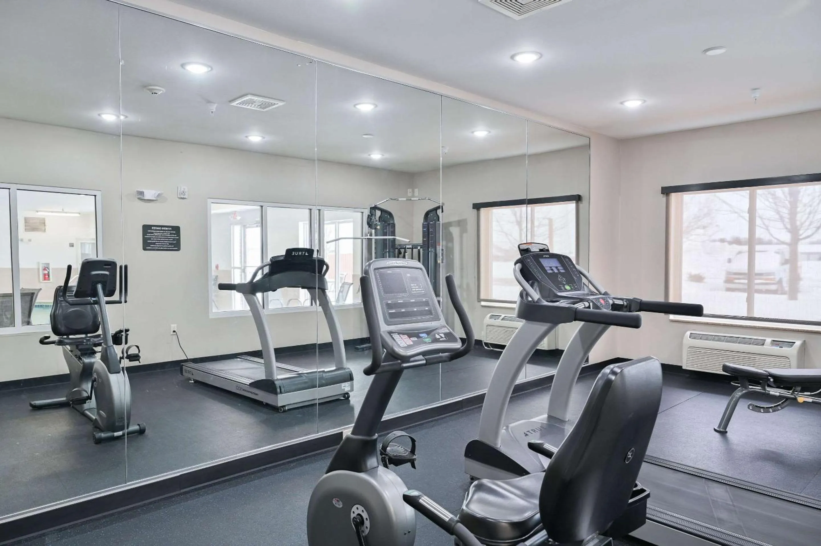 Fitness centre/facilities in Sleep Inn & Suites Washington near Peoria