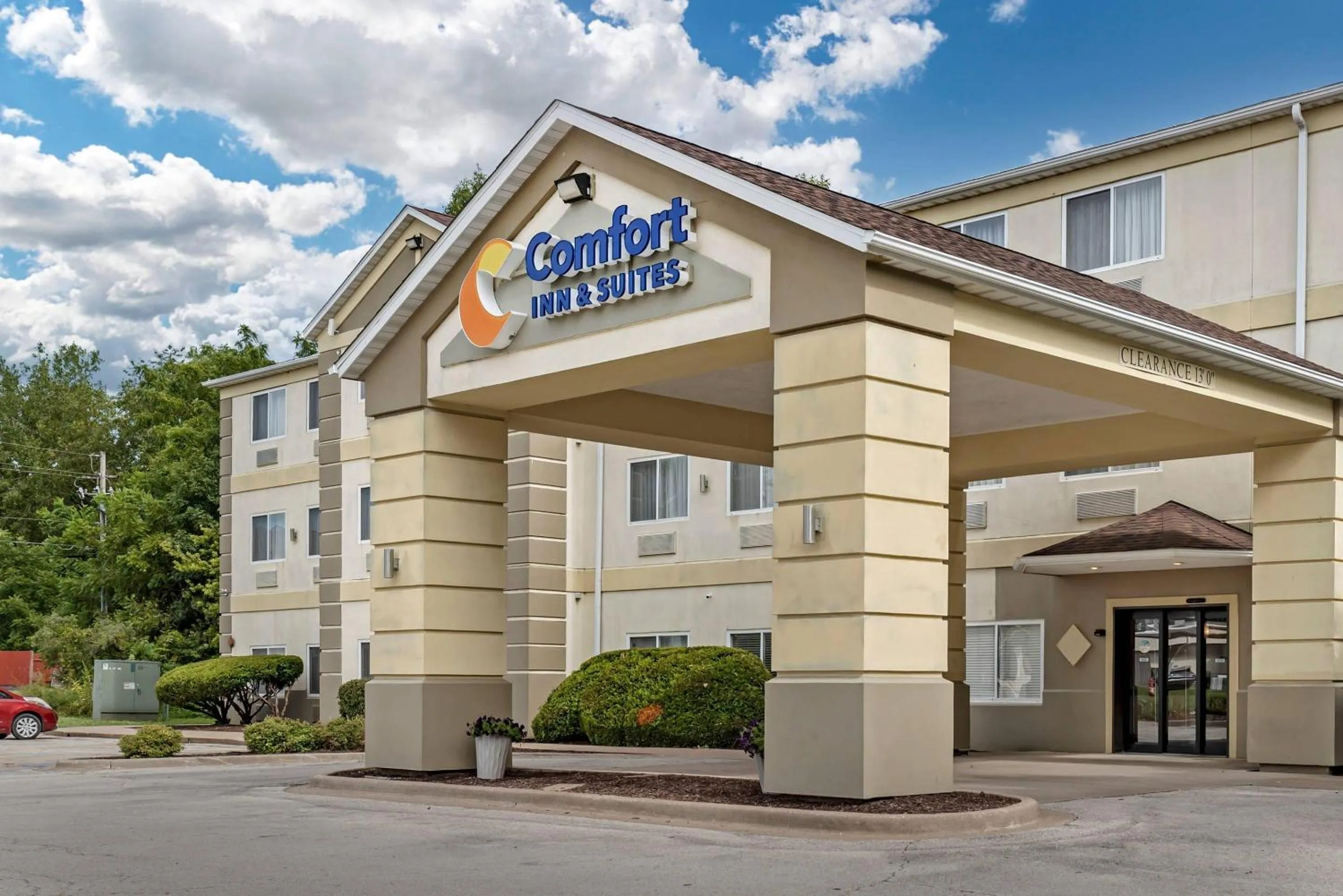 Property building in Comfort Inn & Suites East Moline near I-80