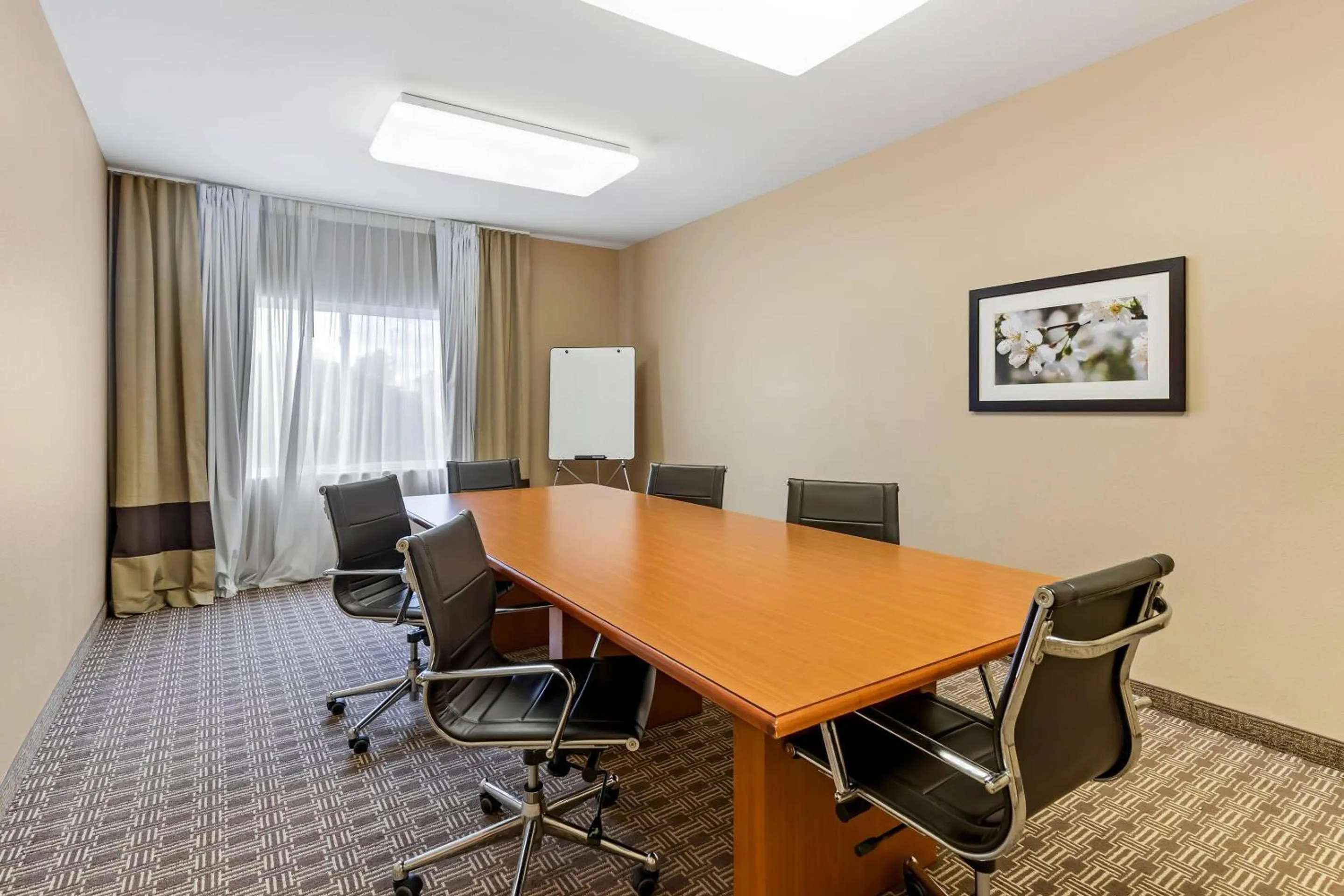 Meeting/conference room in Comfort Inn & Suites East Moline near I-80