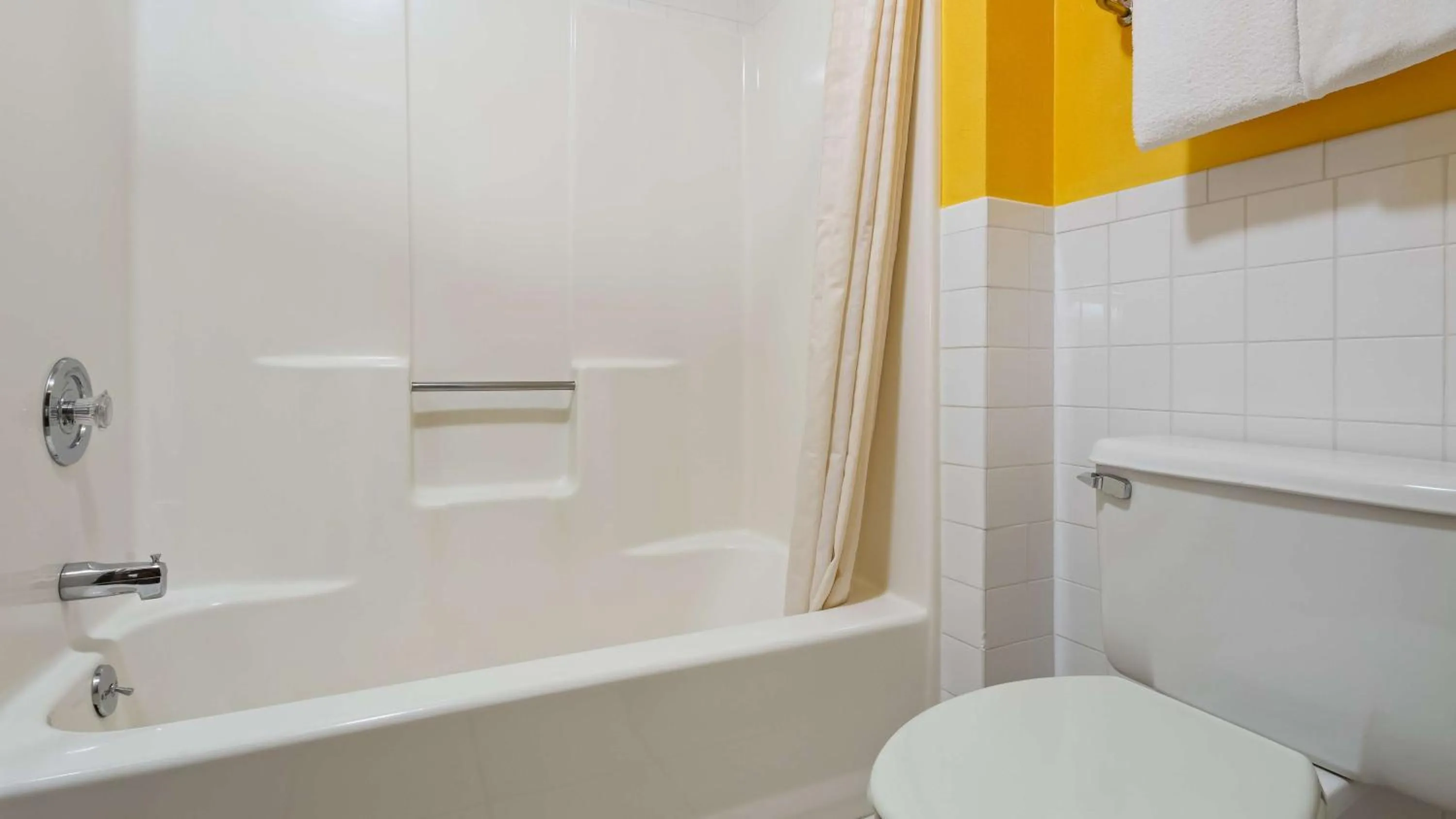 Photo of the whole room in SureStay Hotel by Best Western Greenville