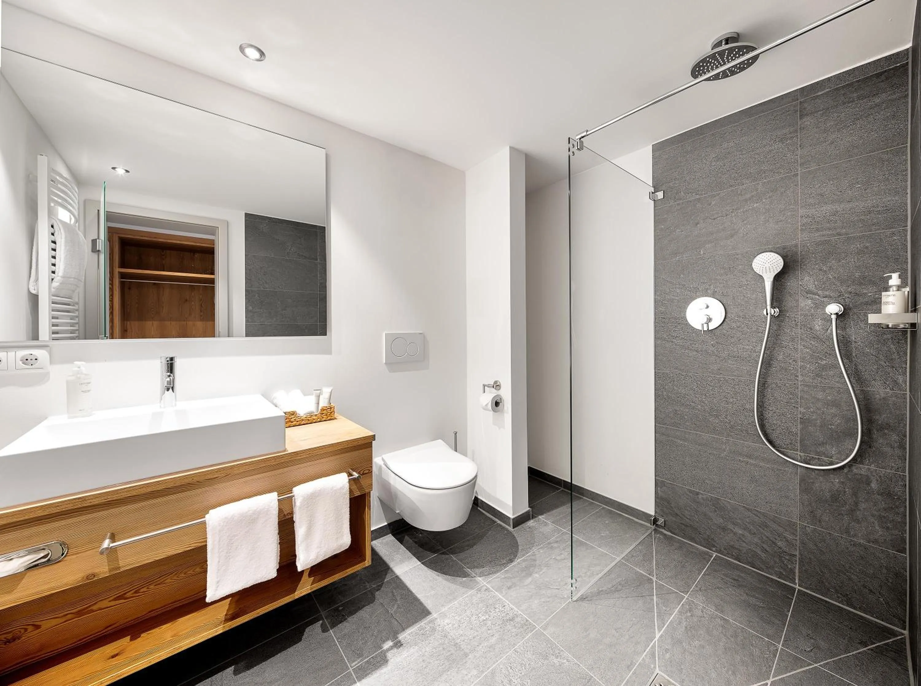 Bathroom in Hotel Kühberg