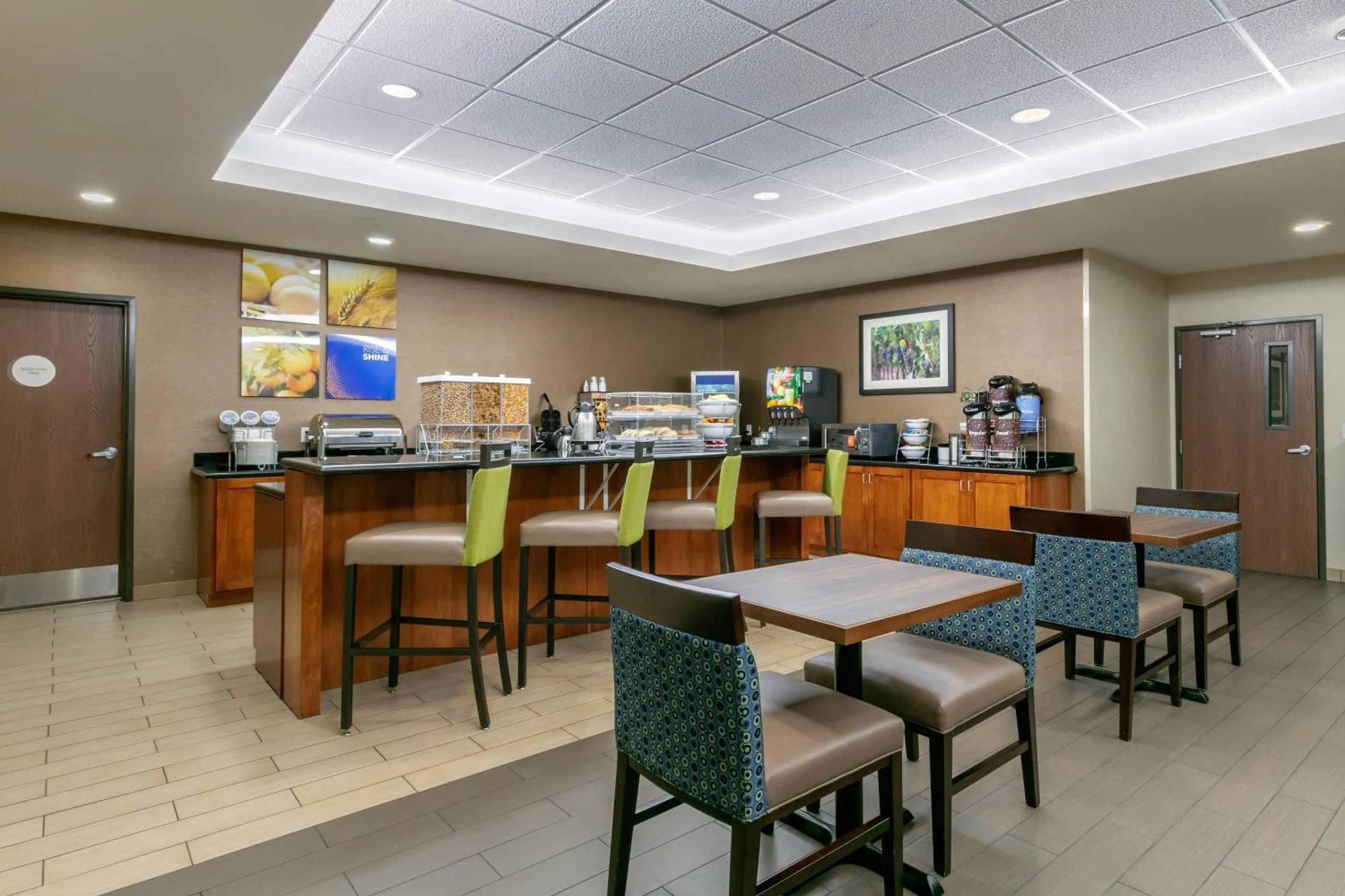 Breakfast in Comfort Inn & Suites Marion I-57