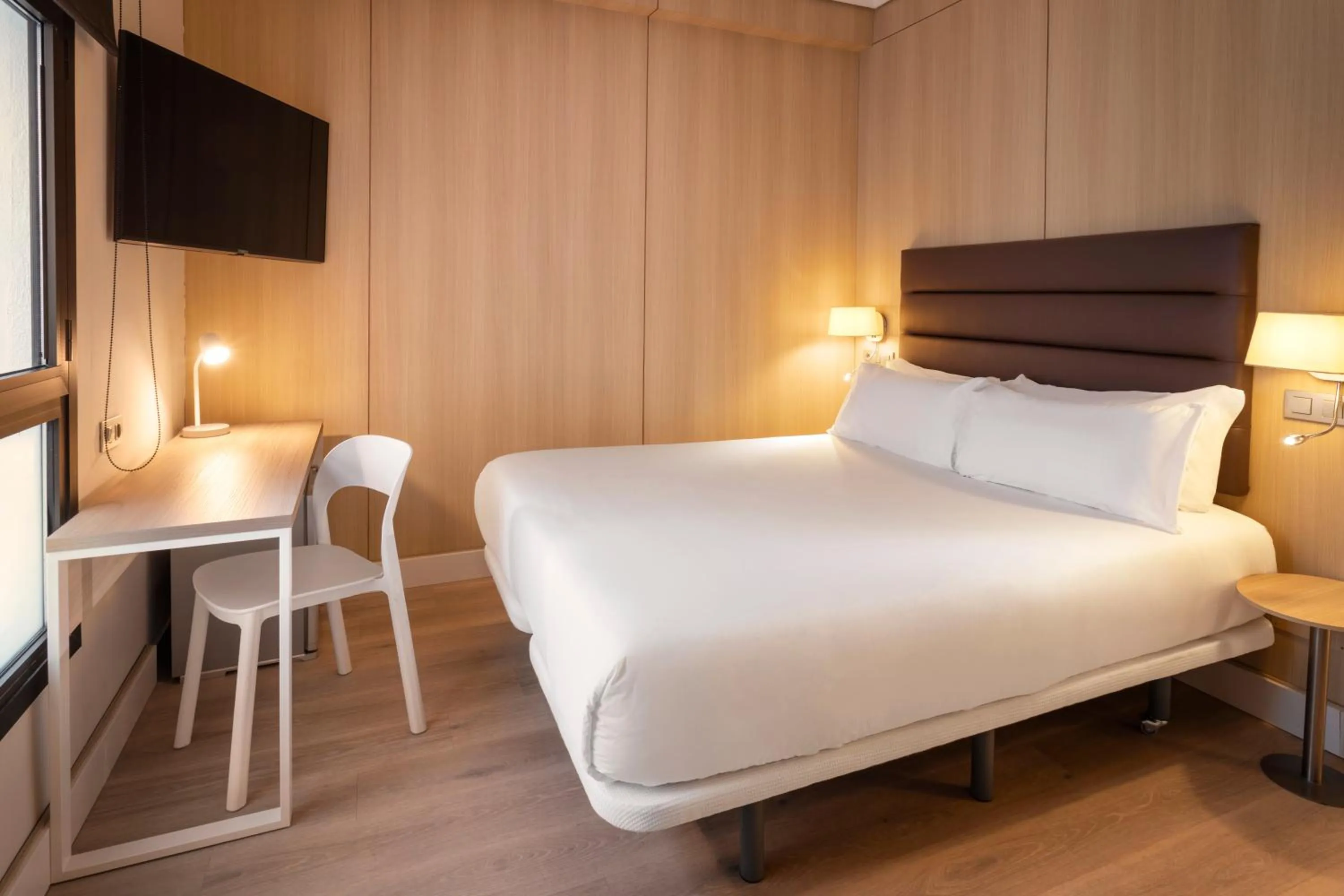 Bed in B&B HOTEL Vitoria General Álava