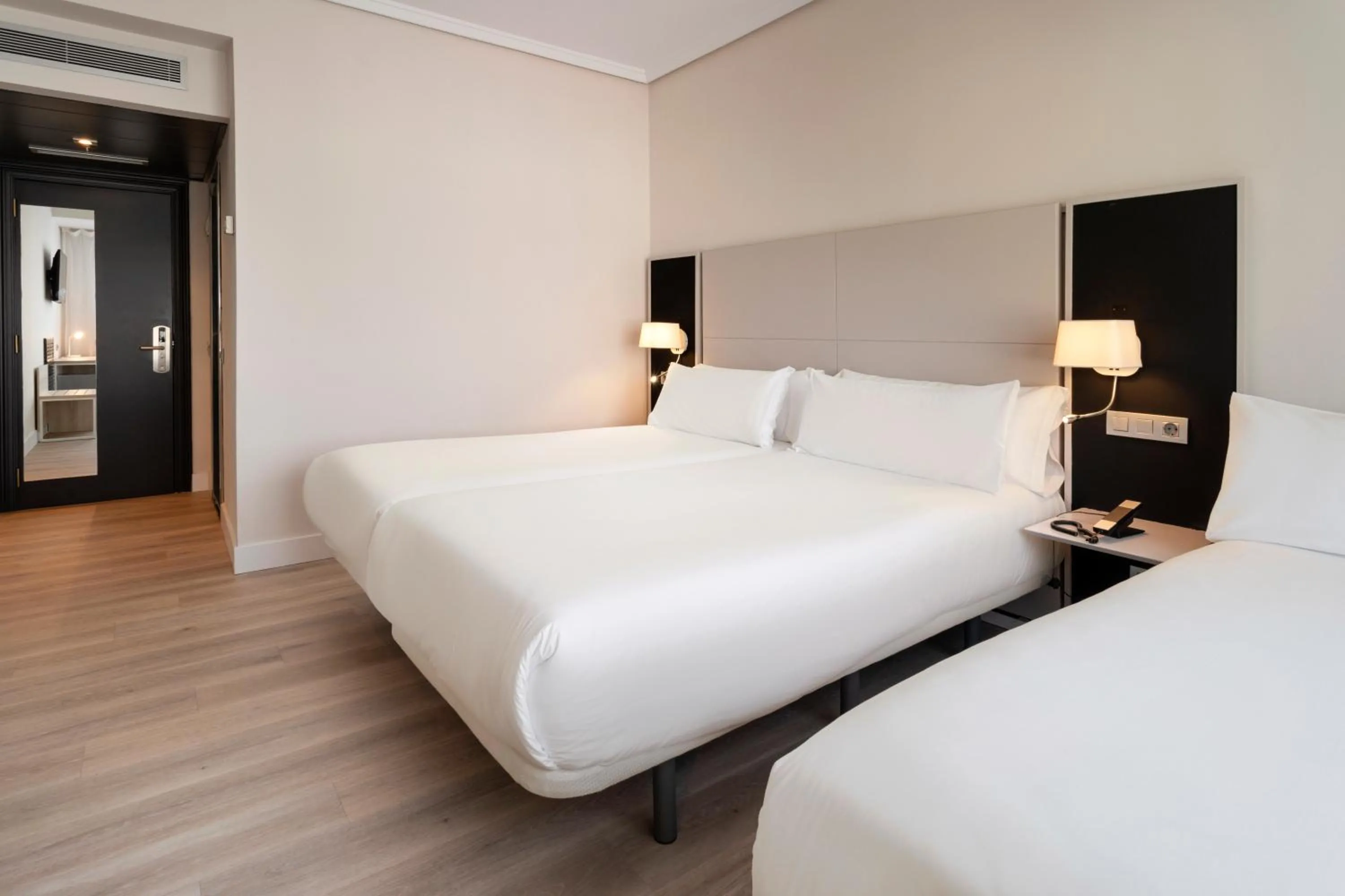 Bed in B&B HOTEL Vitoria General Álava