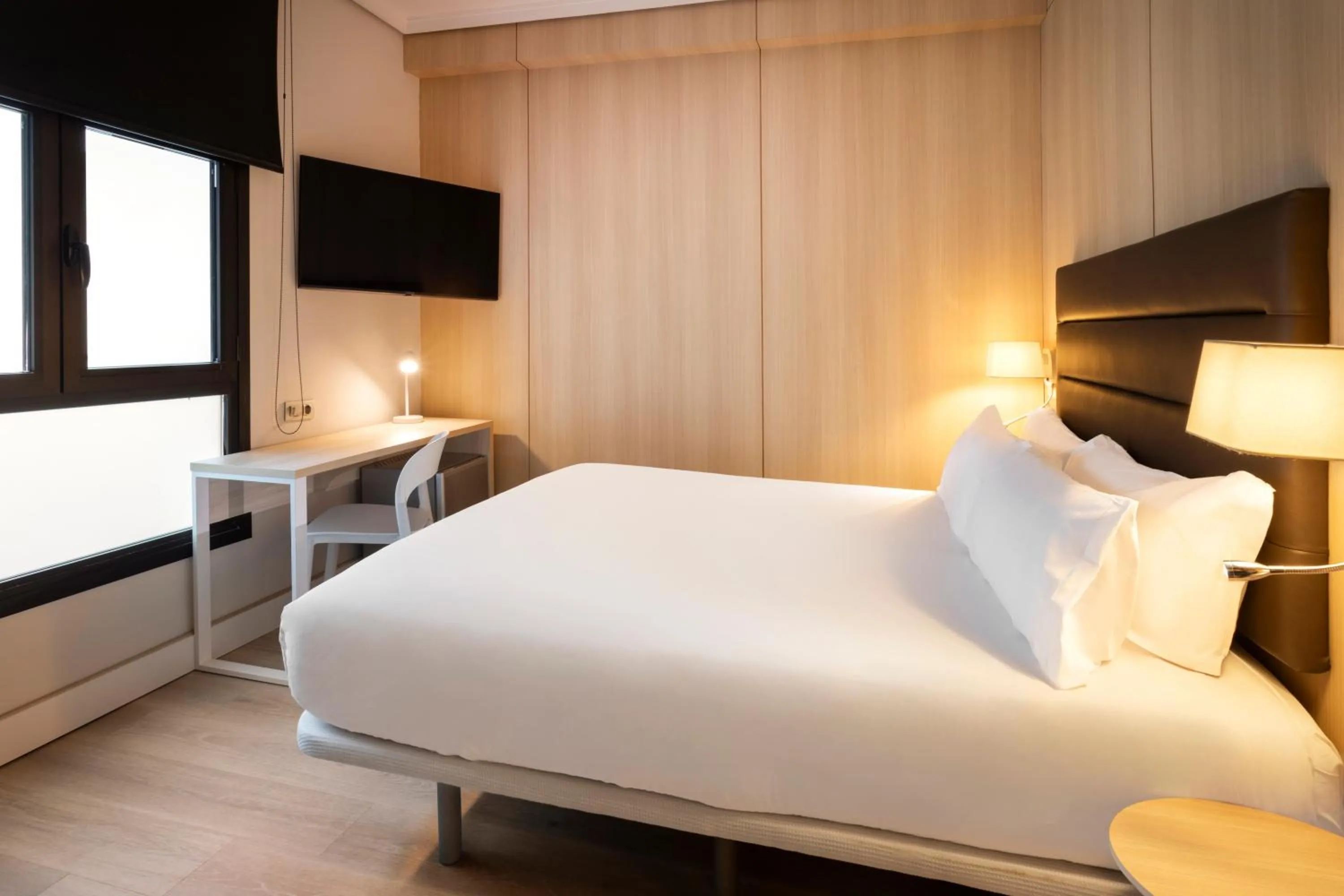 Bed in B&B HOTEL Vitoria General Álava