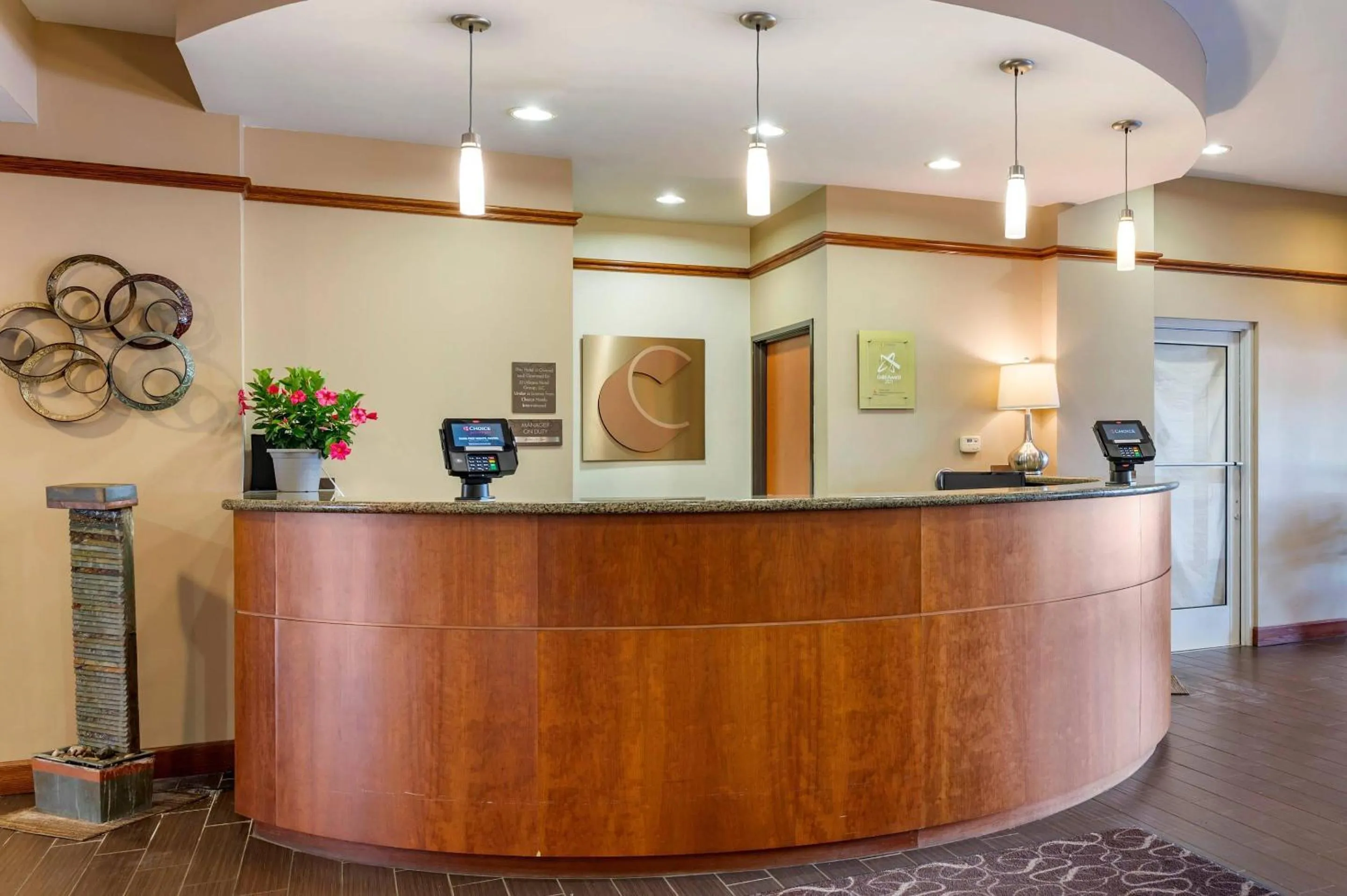 Lobby or reception in Comfort Suites Urbana Champaign, University Area