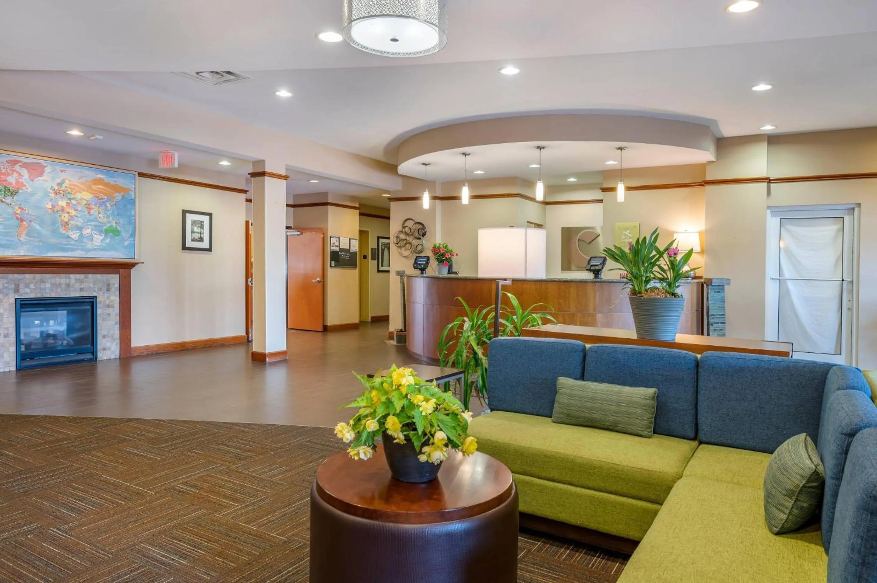 Lobby or reception in Comfort Suites Urbana Champaign, University Area