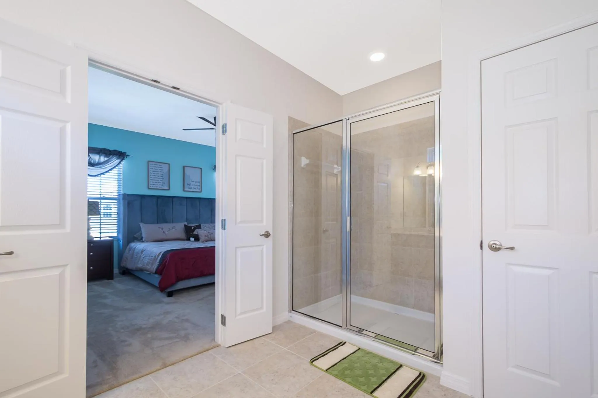 Shower, Bed in Solterra Resort 11 Bed 9 baths