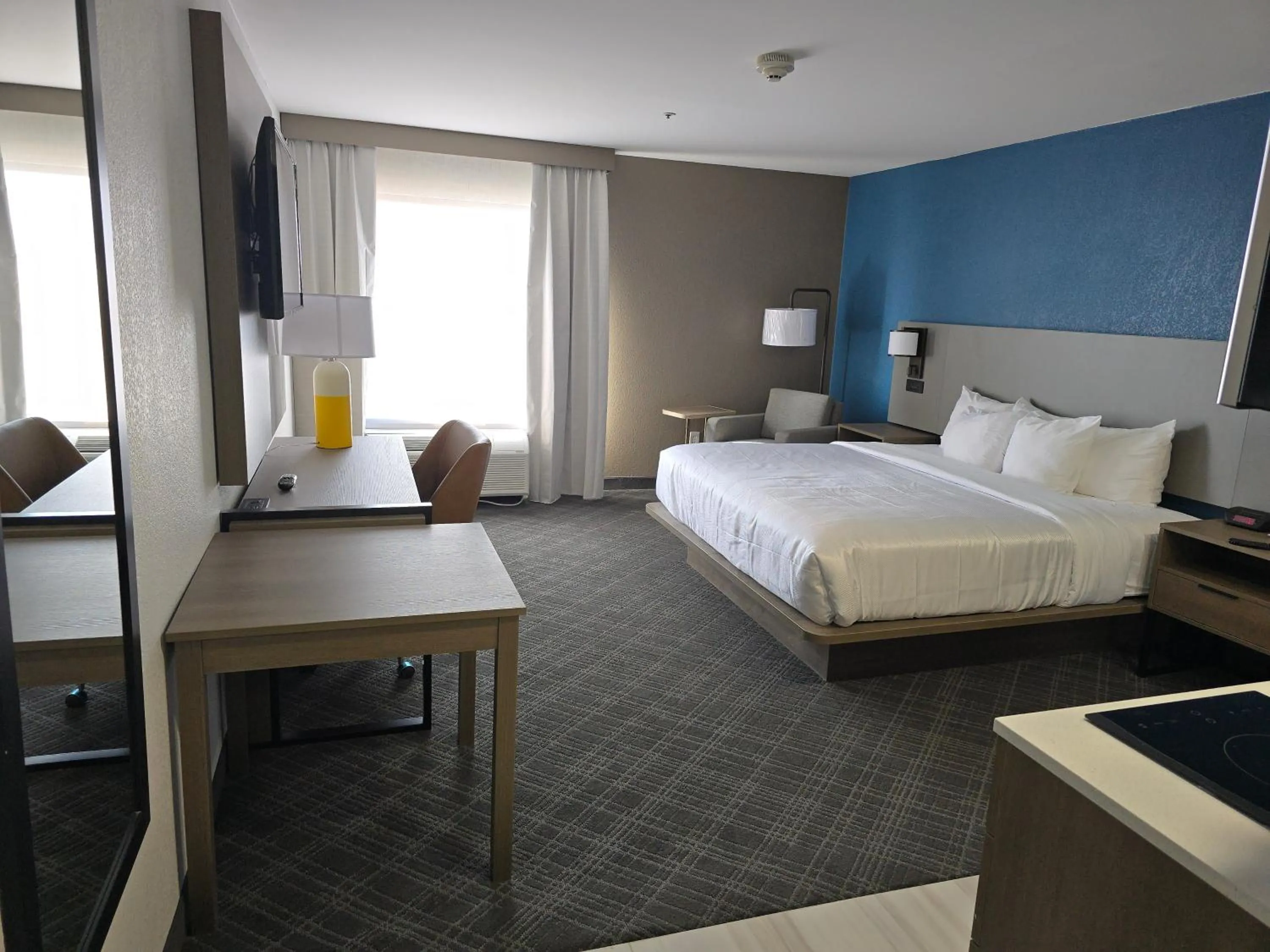 Bedroom, Bed in Comfort Inn Bourbonnais near I-57