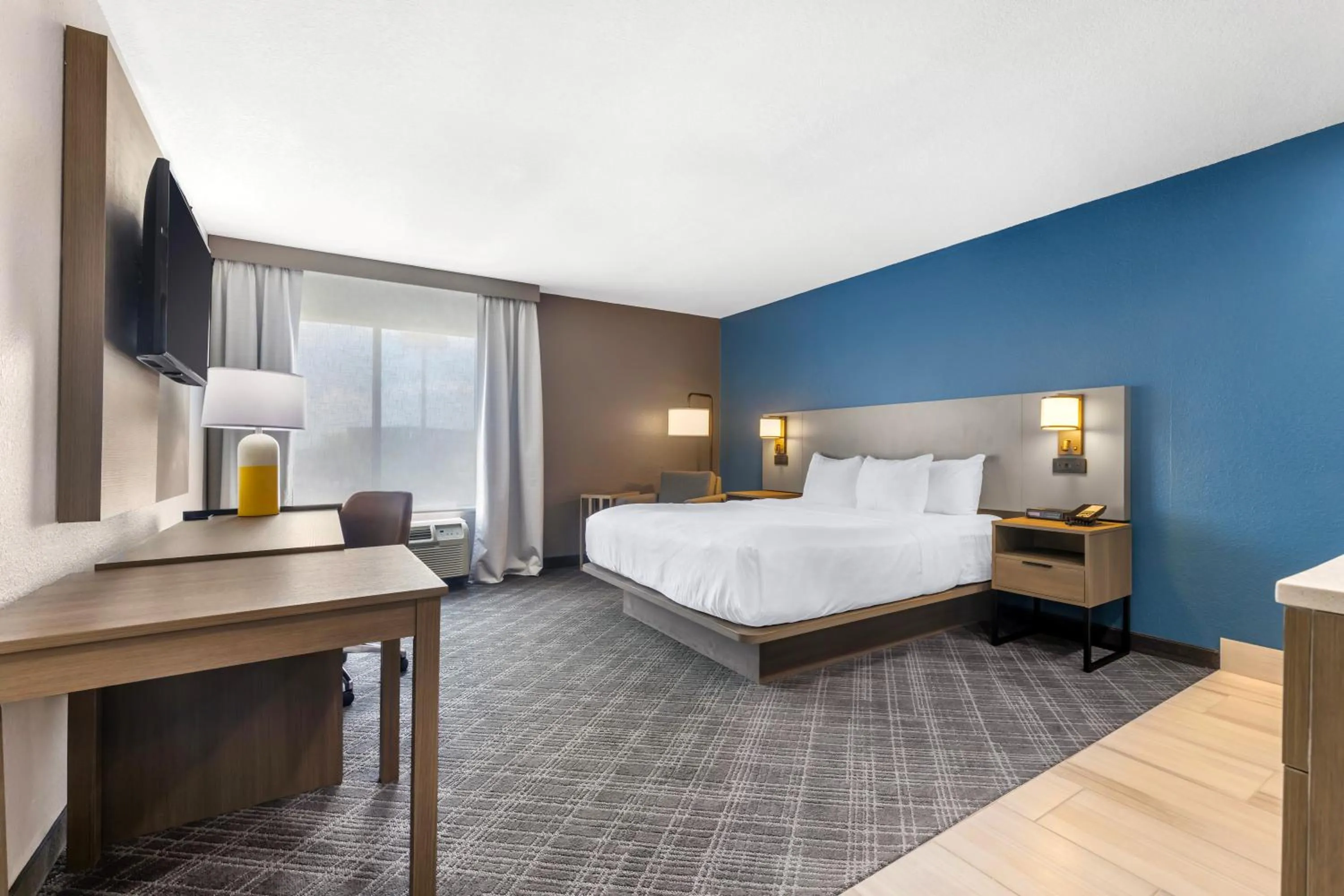 Bed in Comfort Inn Bourbonnais near I-57