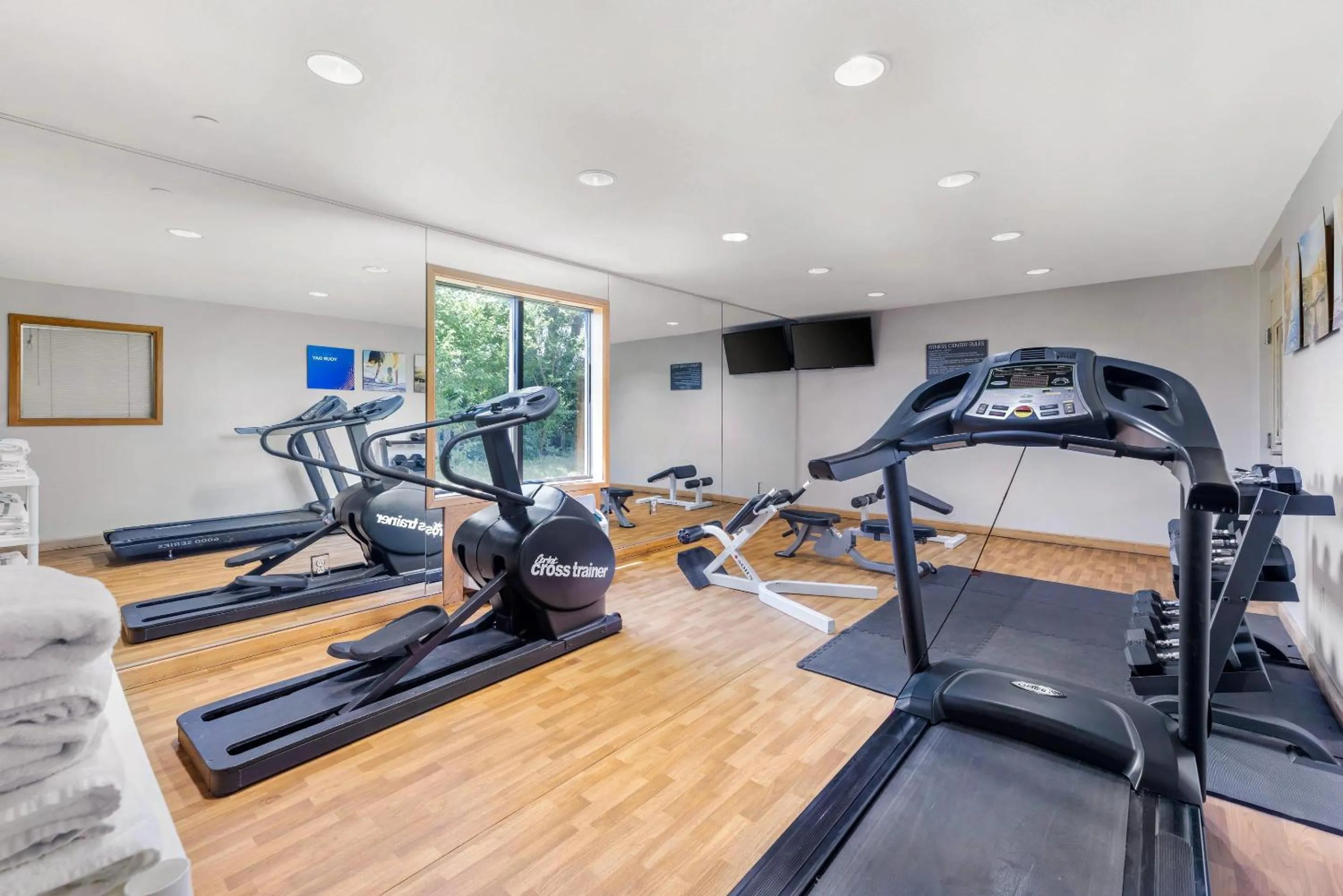 Fitness centre/facilities in Comfort Inn Bourbonnais near I-57