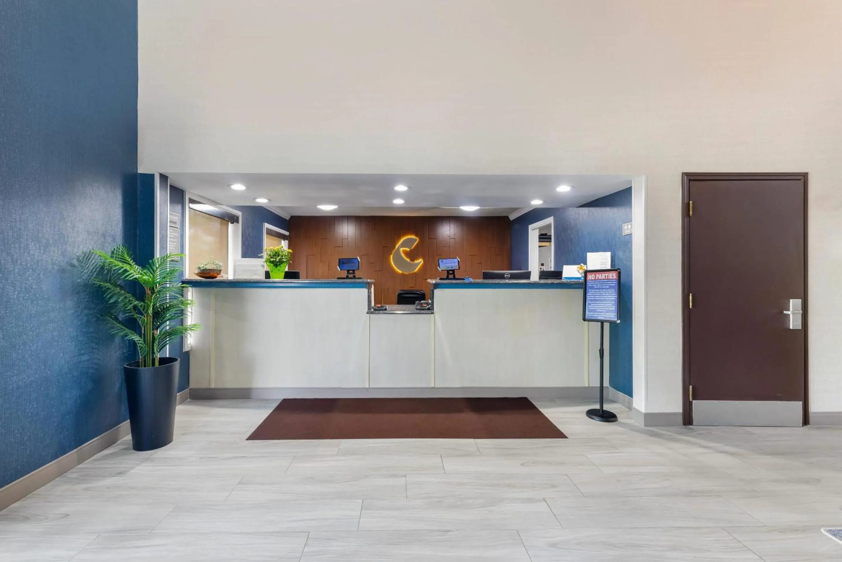 Lobby or reception in Comfort Inn Bourbonnais near I-57