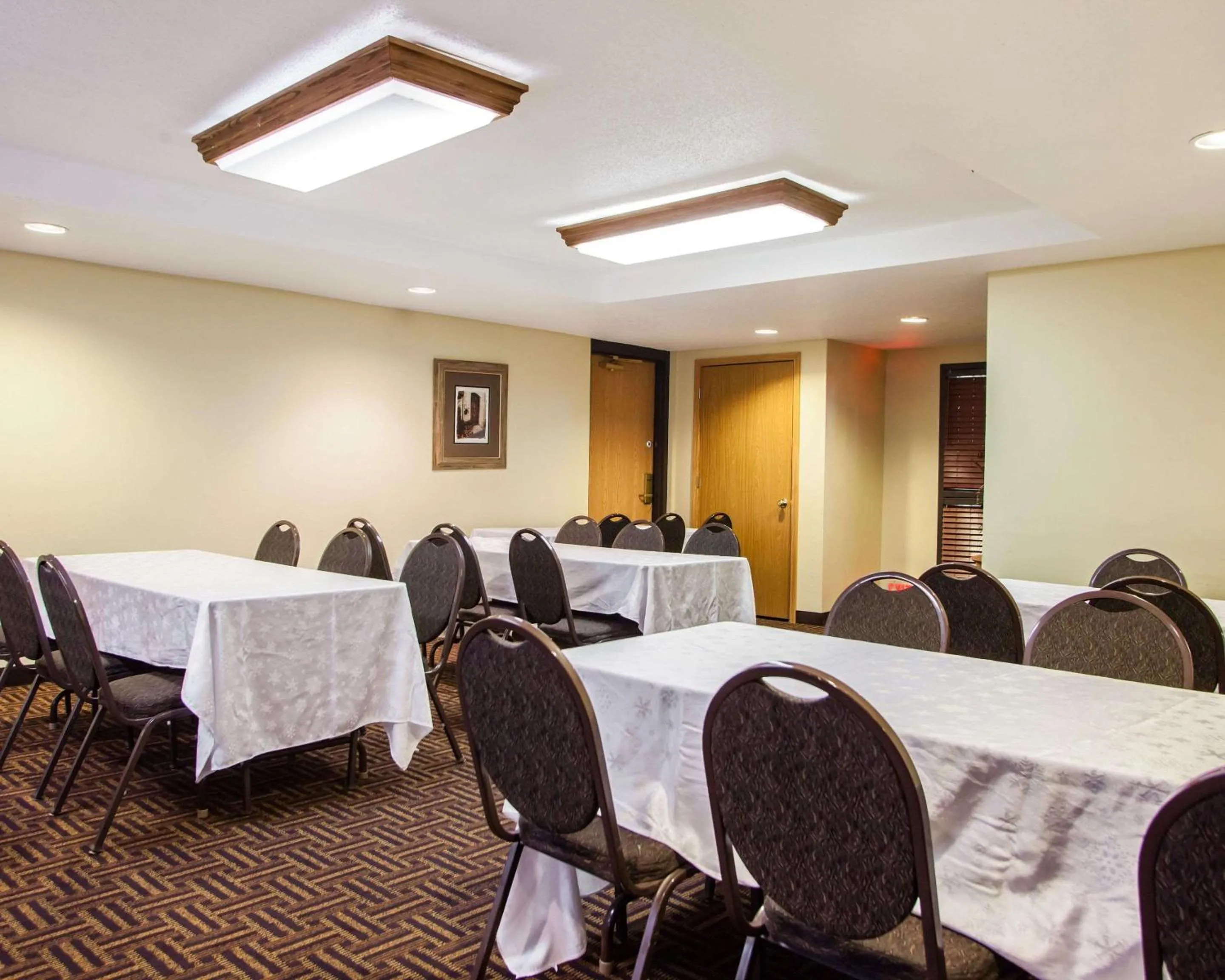 Meeting/conference room in Quality Inn Bolingbrook I-55