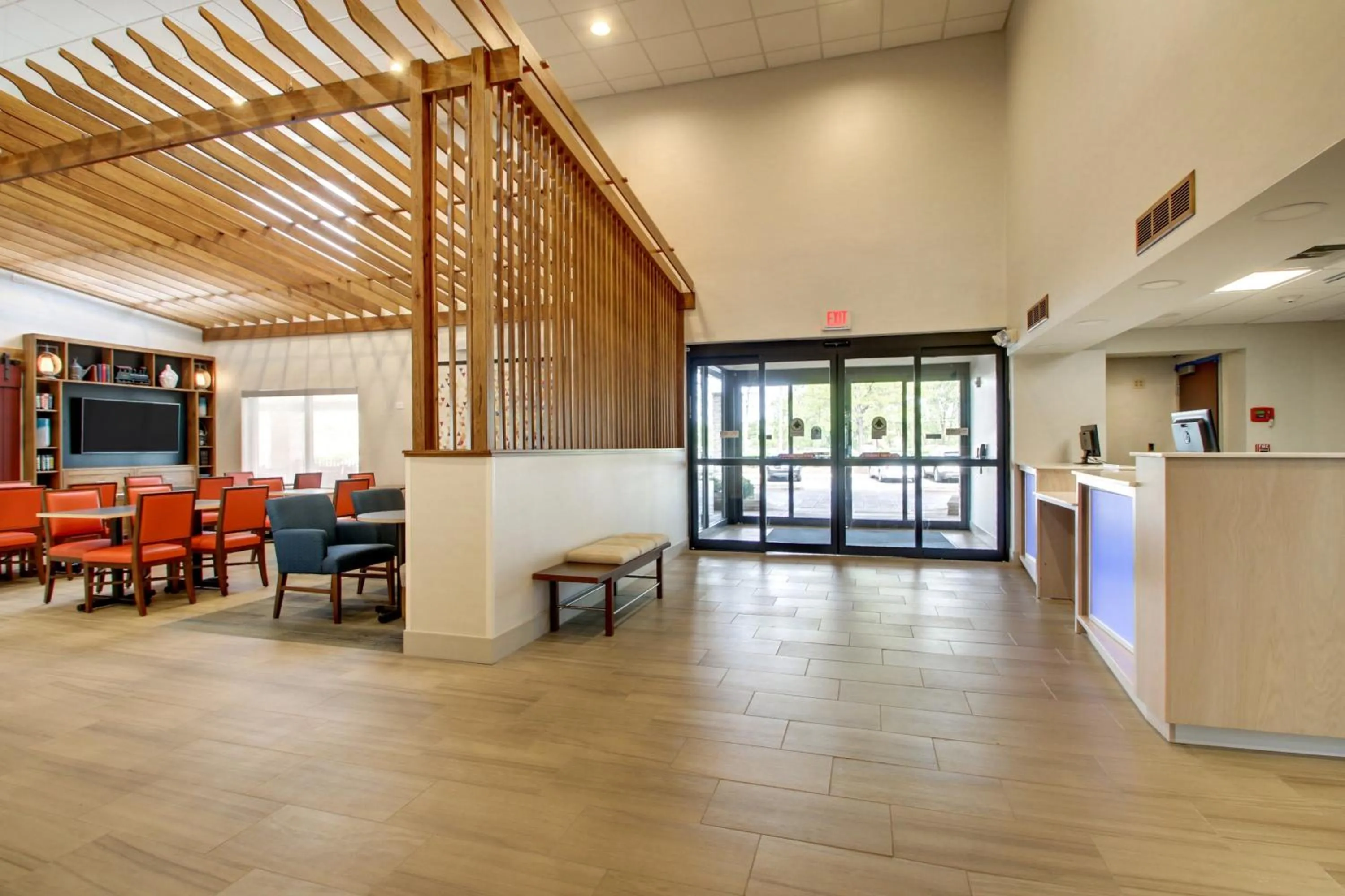 Property building in Holiday Inn Express & Suites Aurora - Naperville by IHG