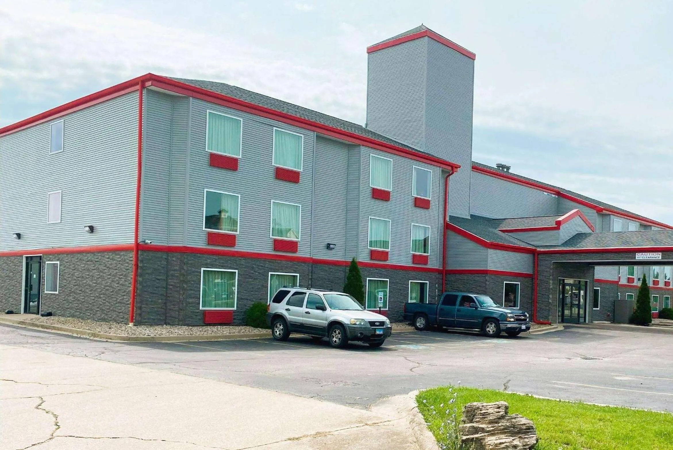 Property building in Econo Lodge Champaign Urbana – University Area