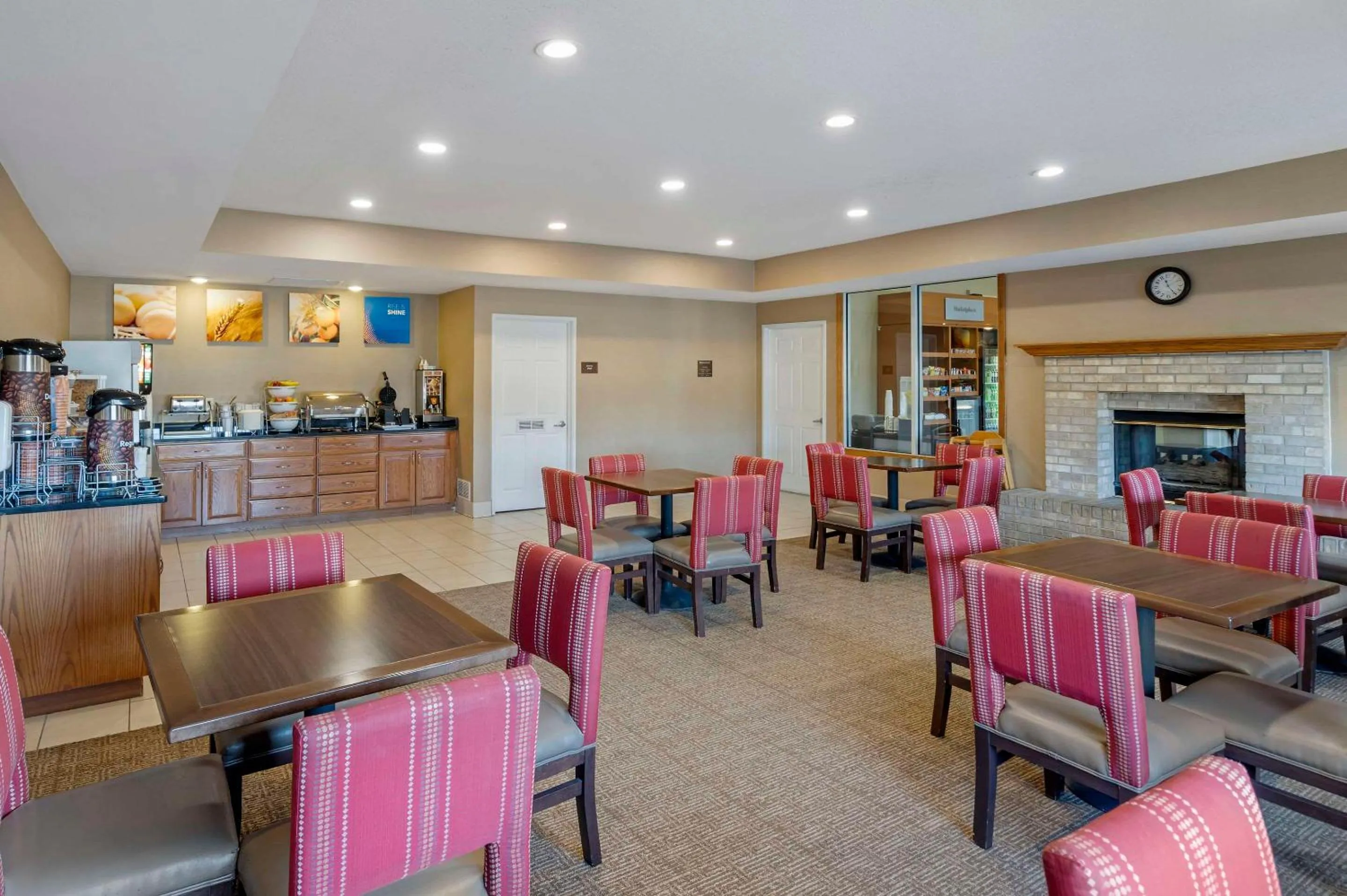 Breakfast in Comfort Suites Normal University area