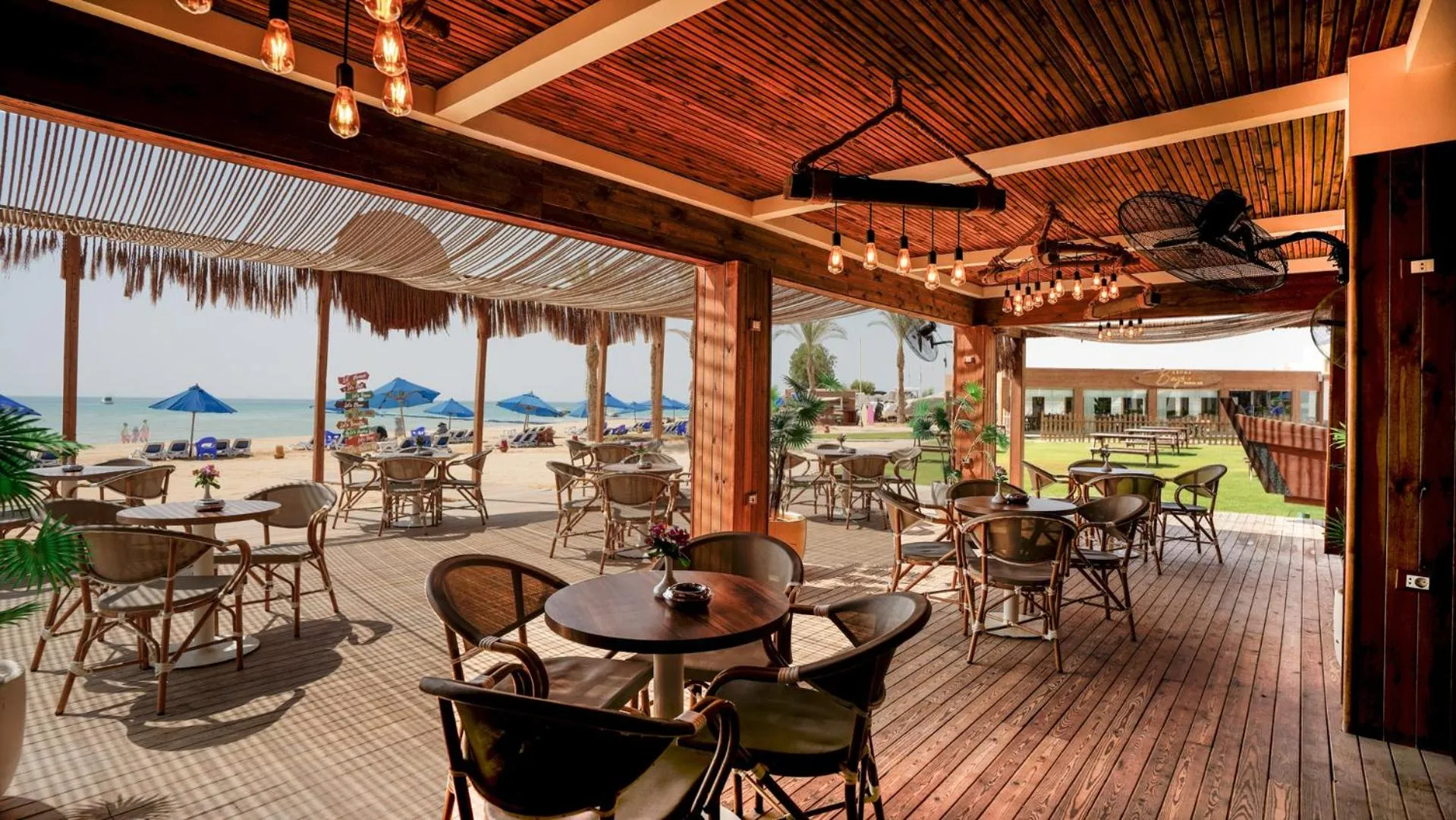 Lounge or bar in SeaVille Beach Hotel by Elite Hotels & Resorts