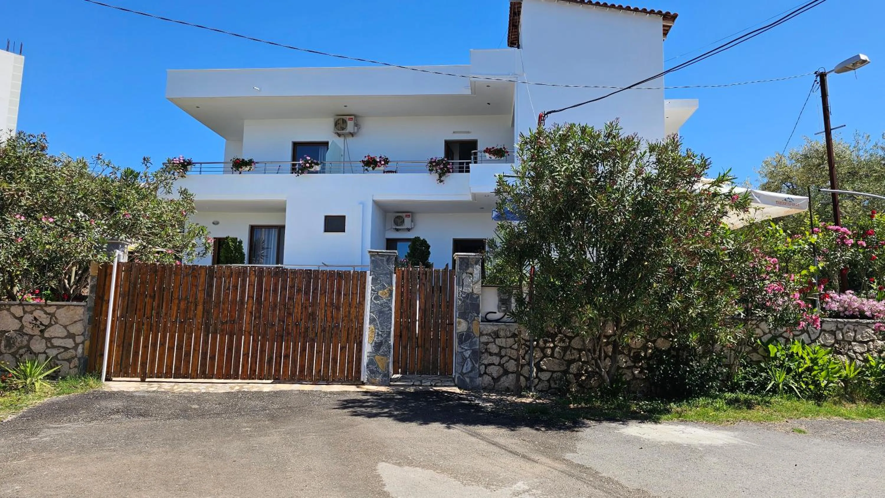 Property building in Vila Malo