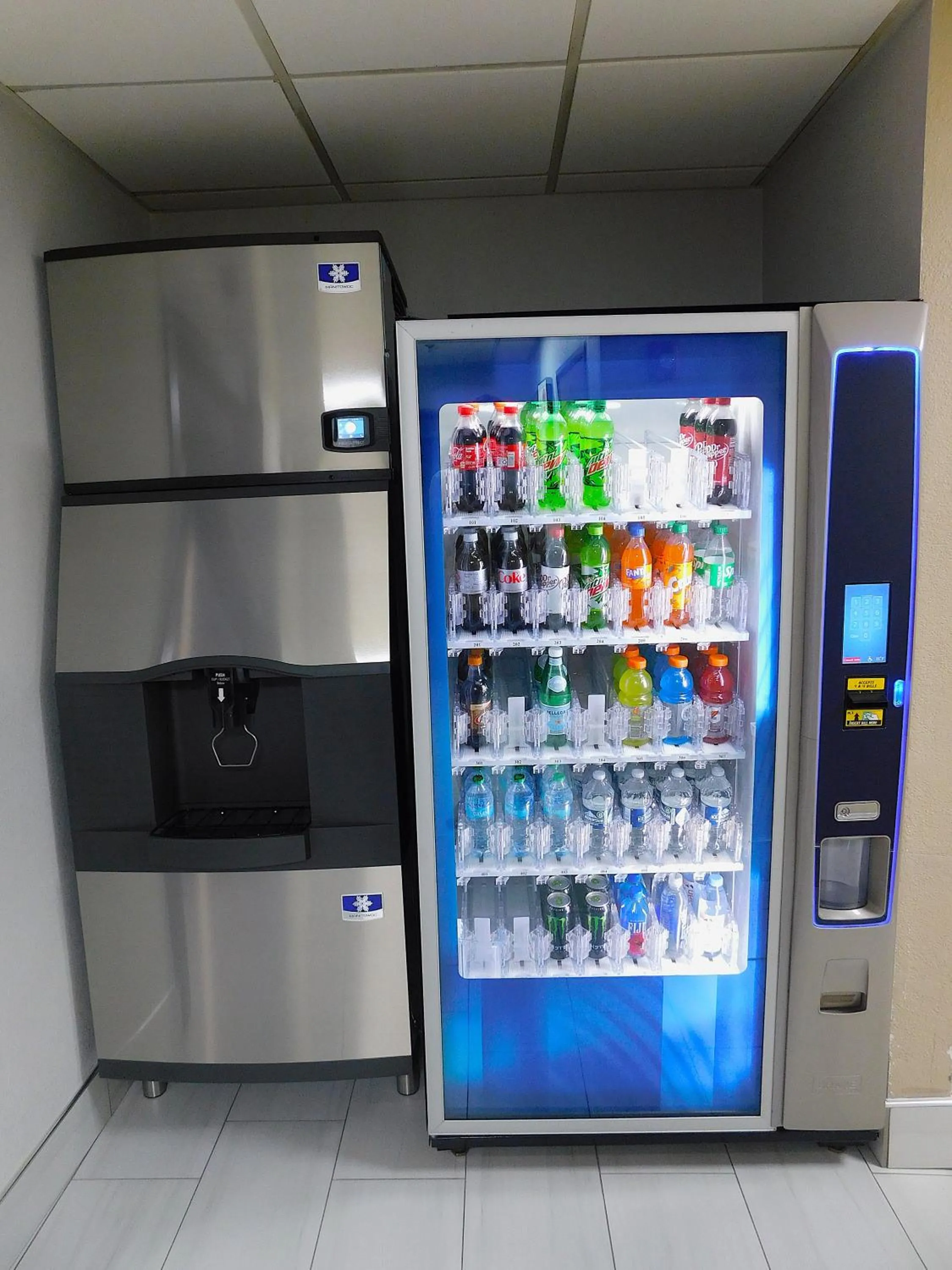 vending machine in Quality Inn Pontiac