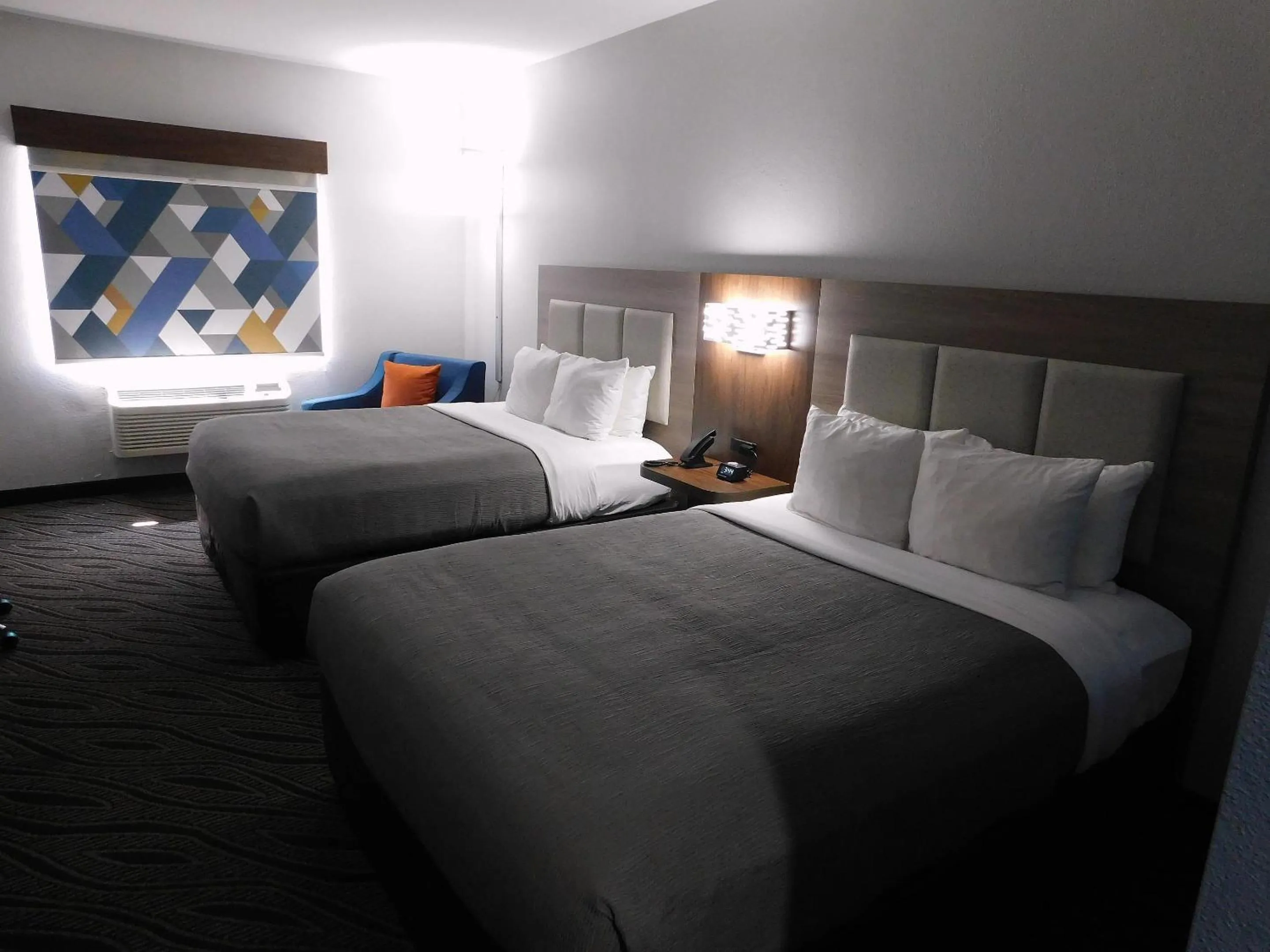 Bedroom, Bed in Quality Inn Pontiac