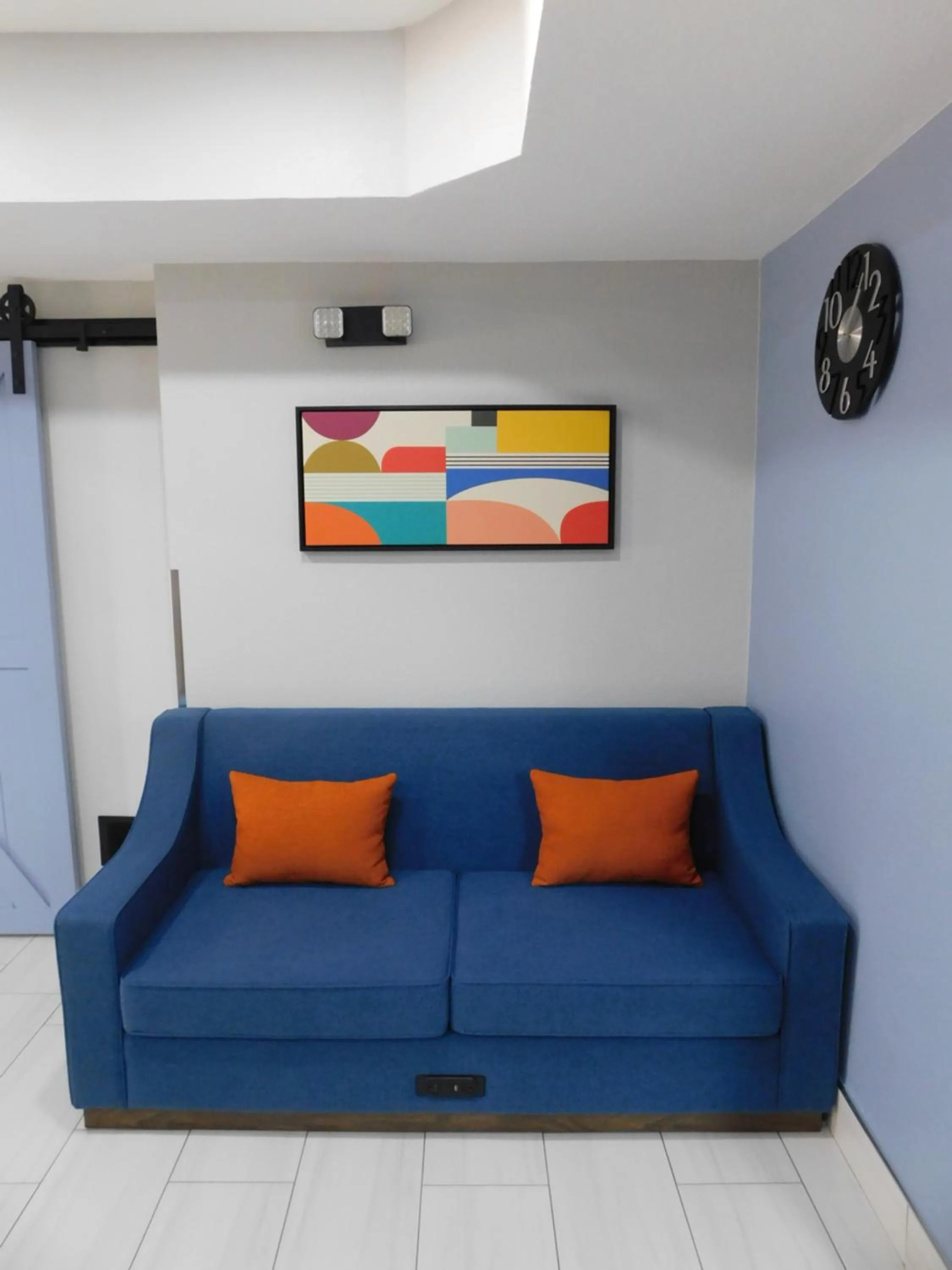 Seating area in Quality Inn Pontiac