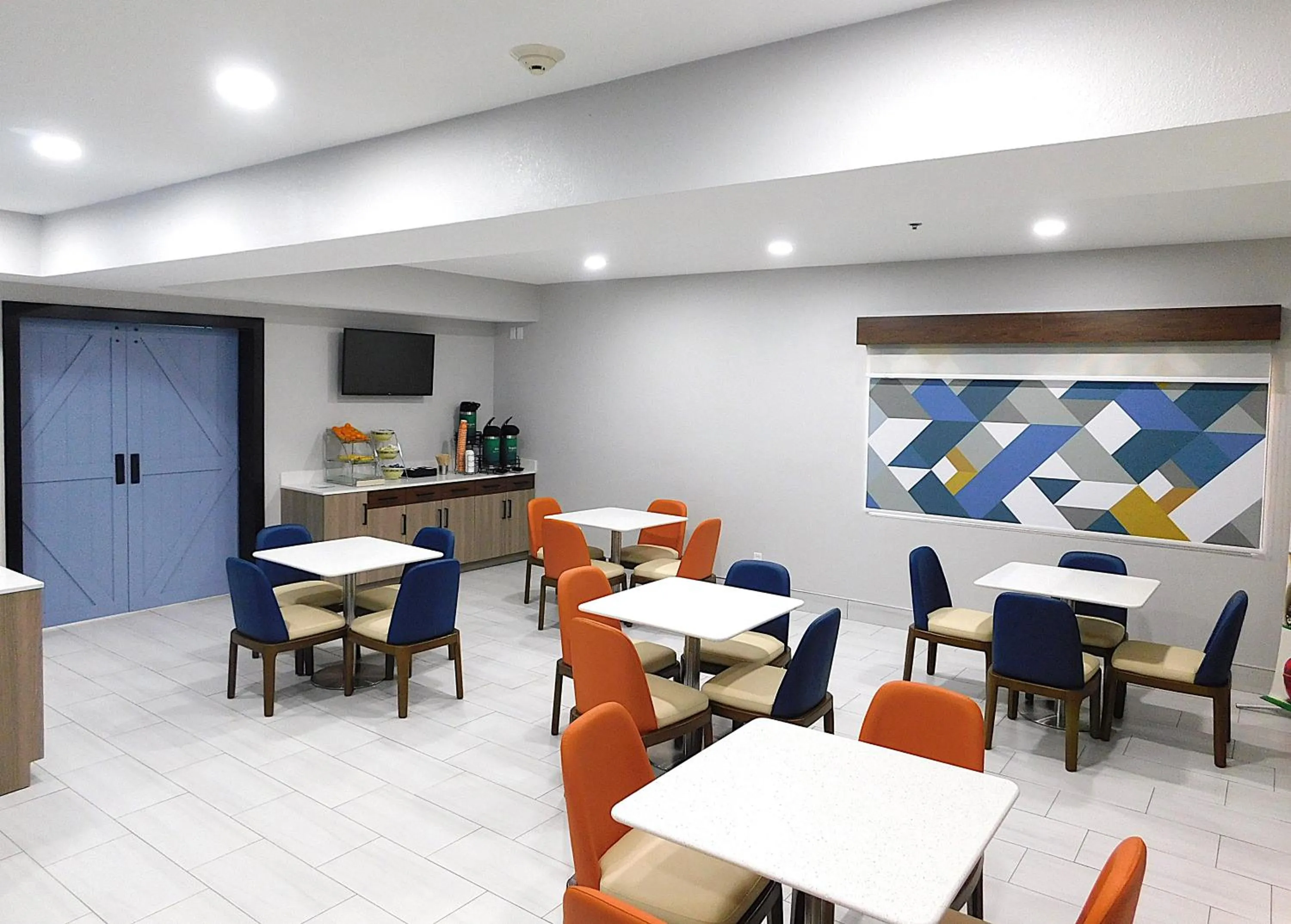 Breakfast in Quality Inn Pontiac