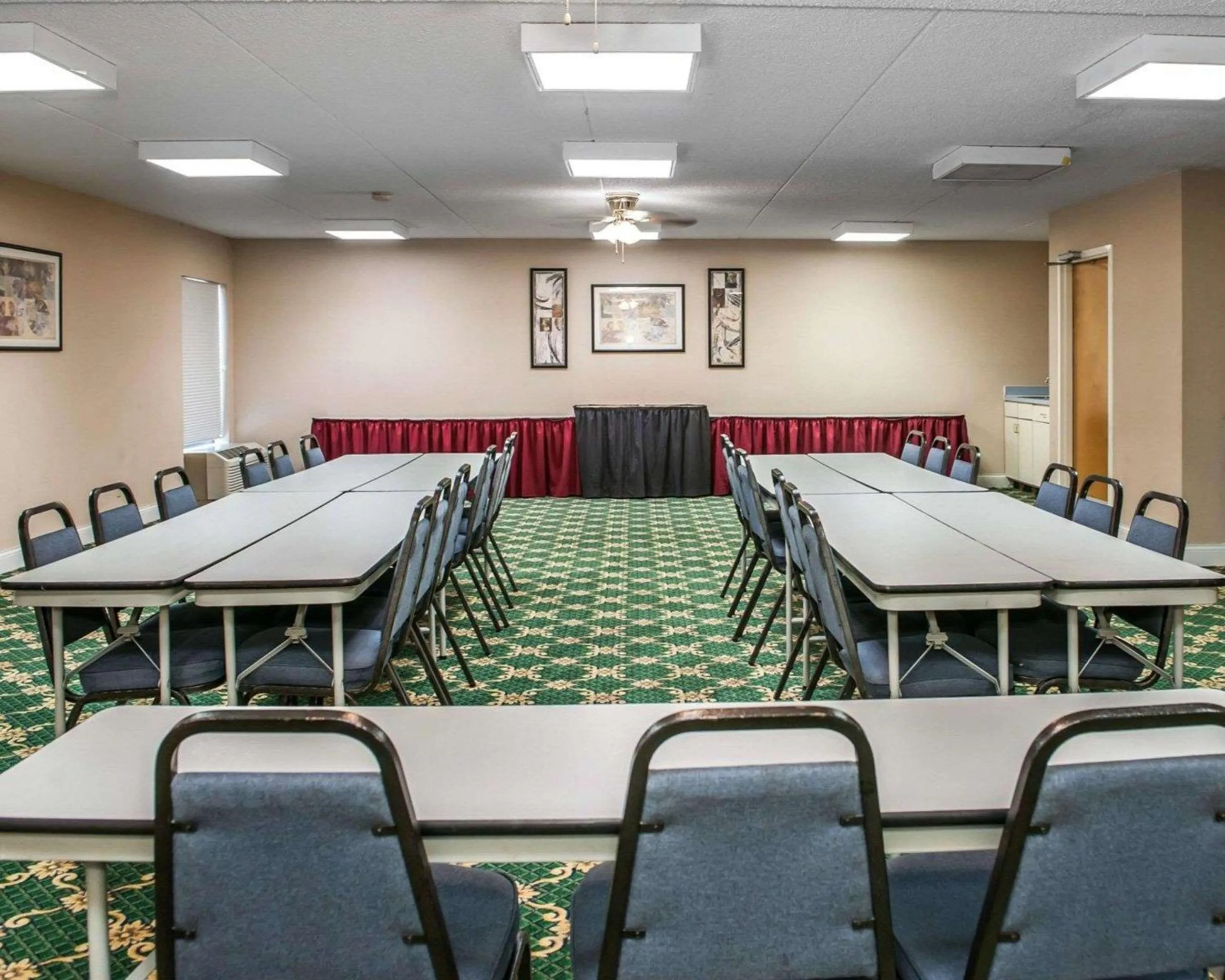 Meeting/conference room in Quality Inn Rochester South