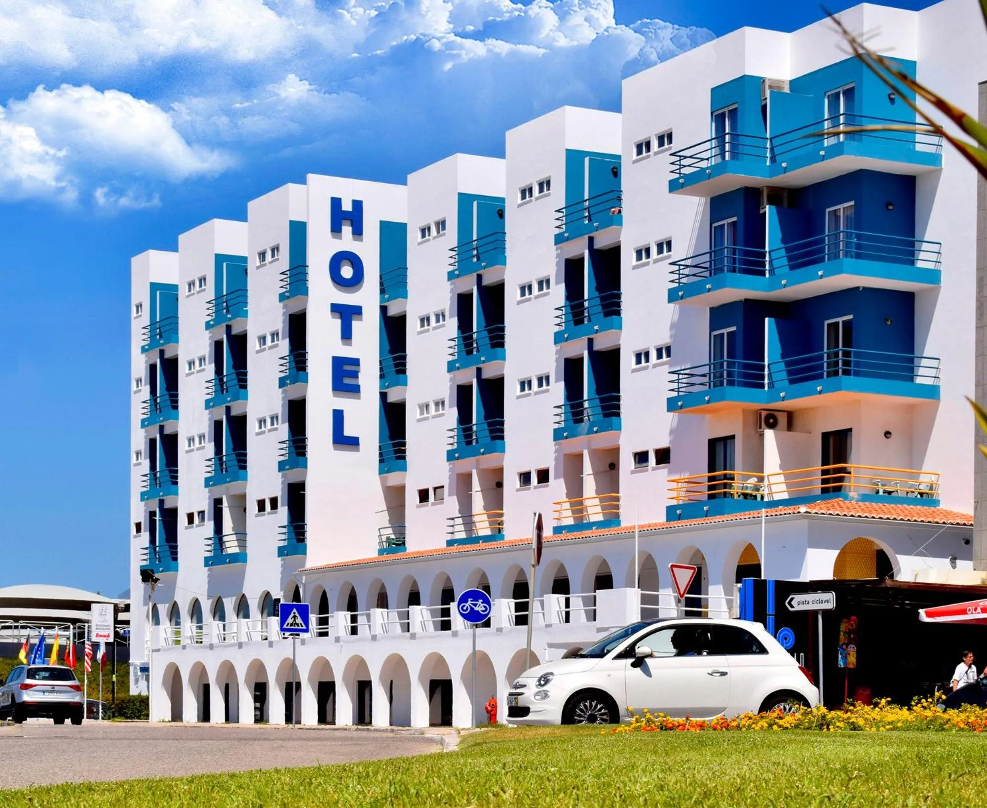 THE FOZ Beach Hotel
