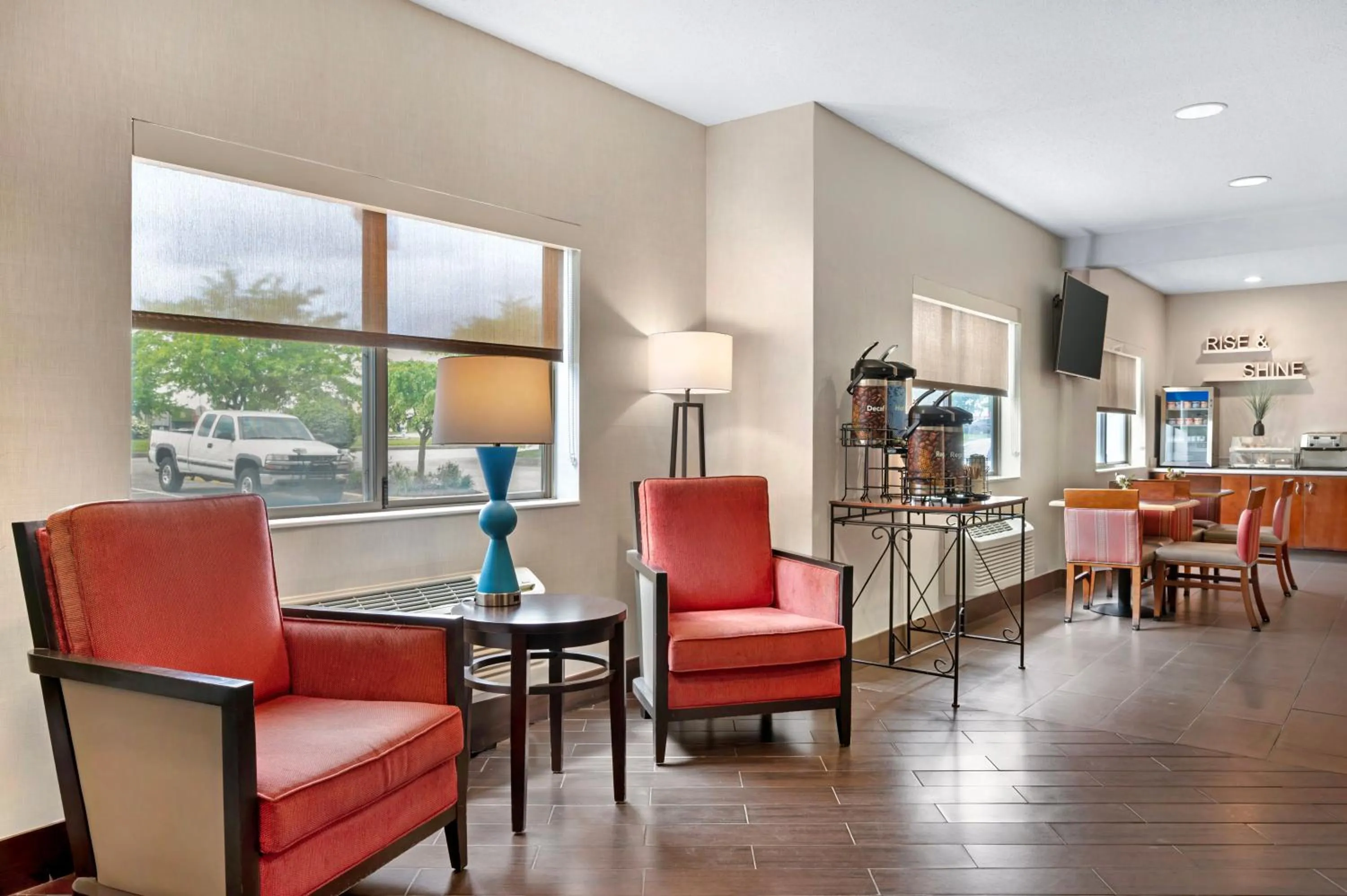 Coffee/tea facilities in Comfort Inn & Suites North Greenfield