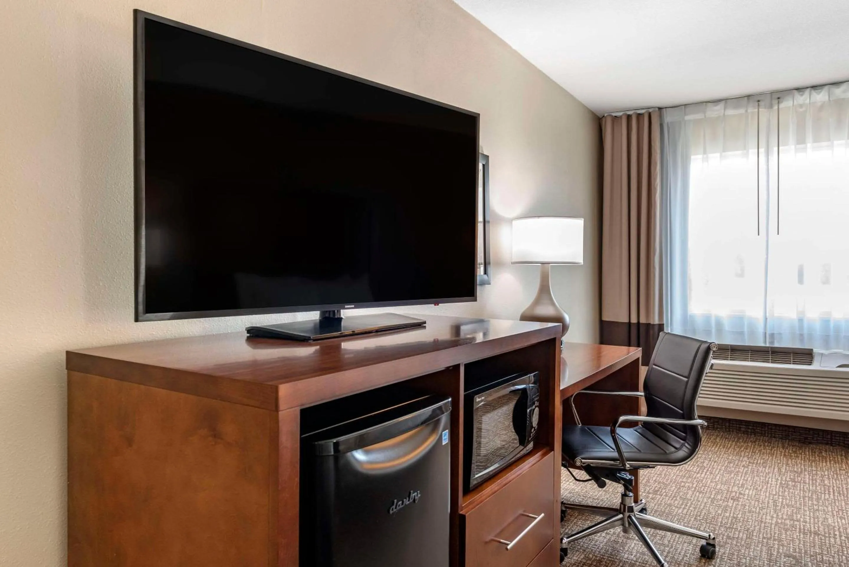 Bedroom in Comfort Inn Crawfordsville