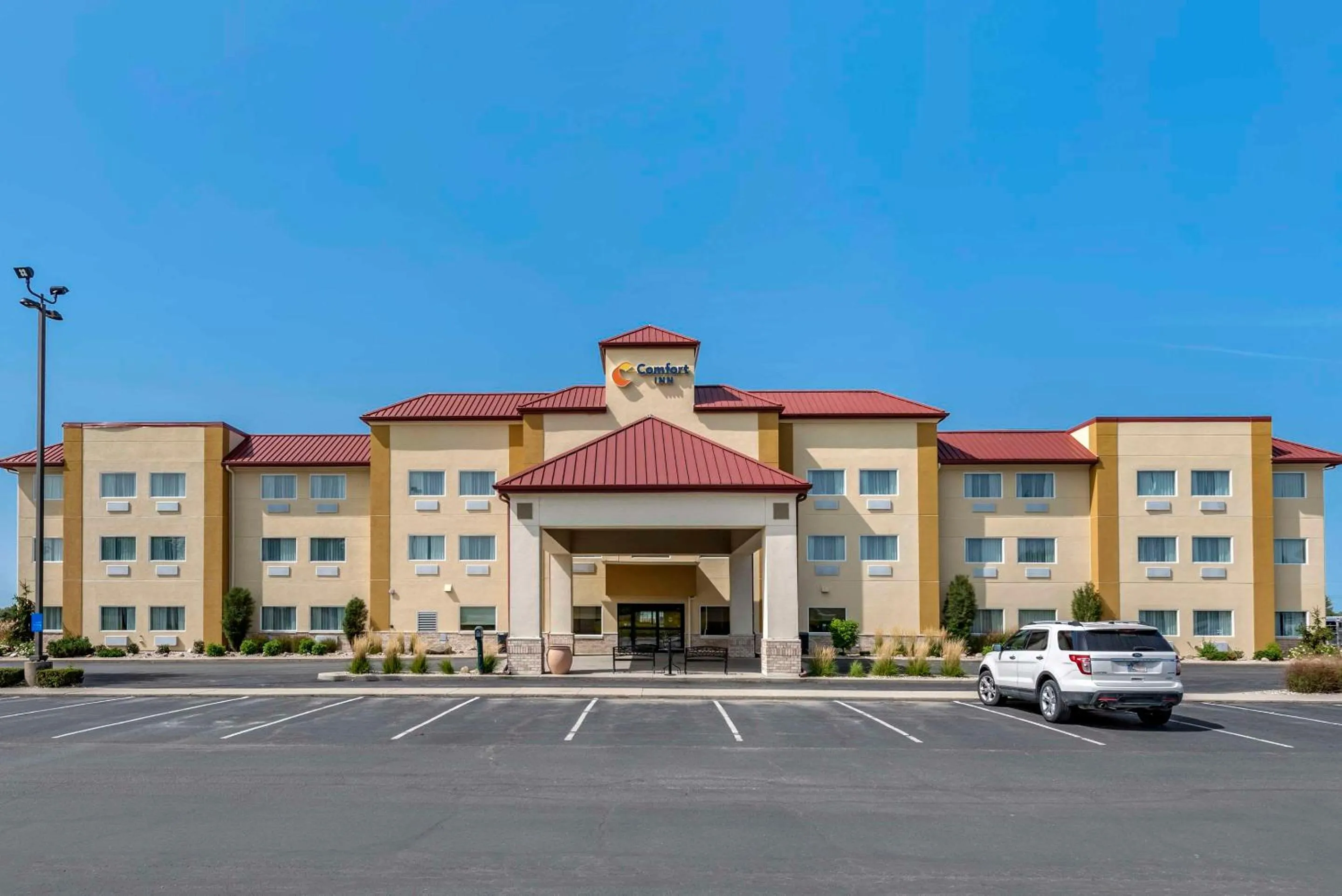 Property building in Comfort Inn Crawfordsville