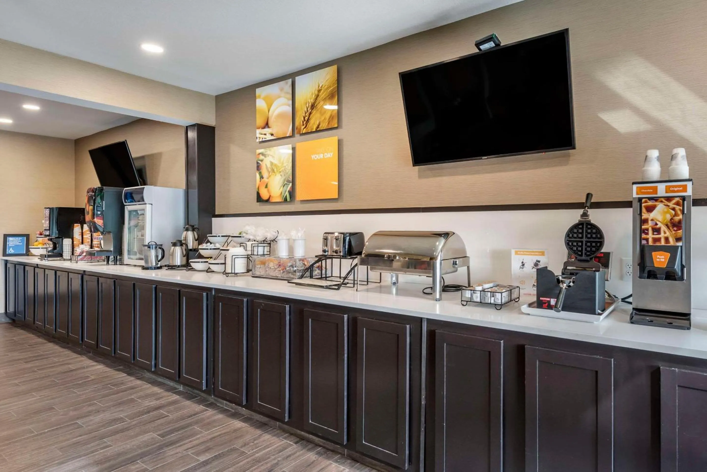 Breakfast in Comfort Inn Crawfordsville