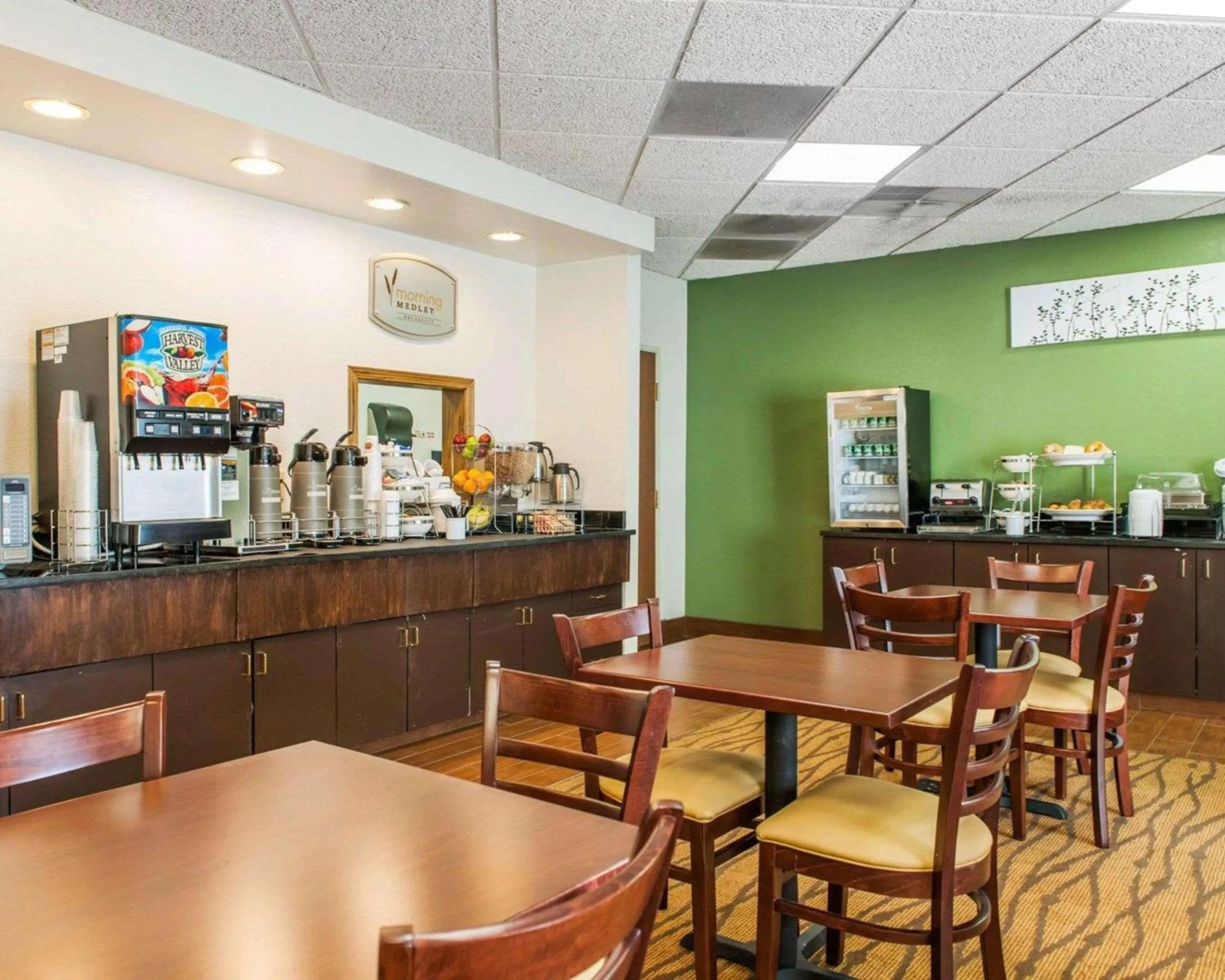 Restaurant/places to eat in Sleep Inn Elkhart North