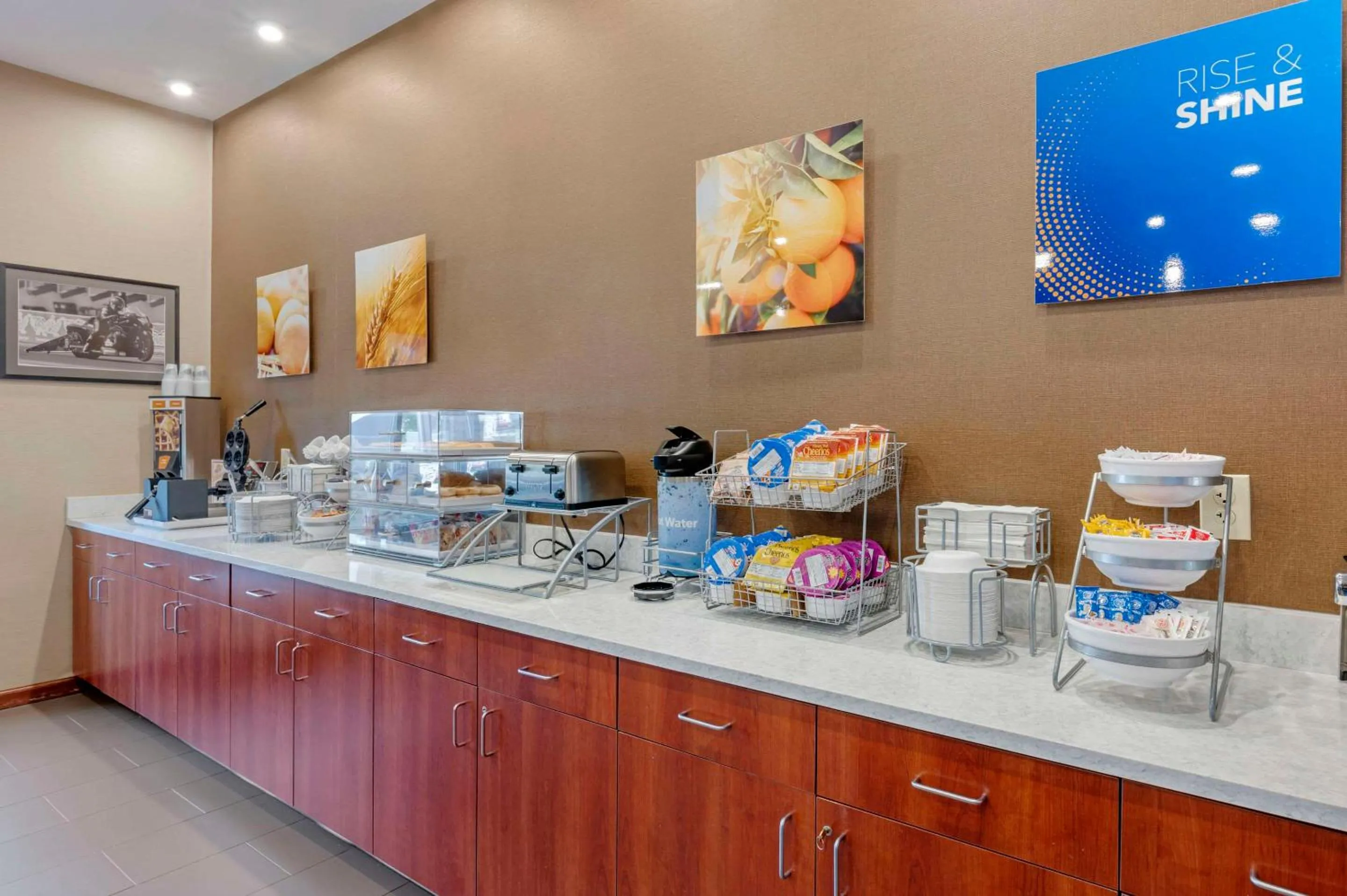 Breakfast in Comfort Suites West Indianapolis - Brownsburg